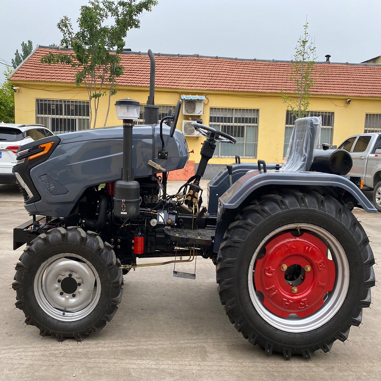 Fast Delivery !!!Tractor Agricultural Machinery Can Choose EPA Engine Tractor Farm Tractors for Sale