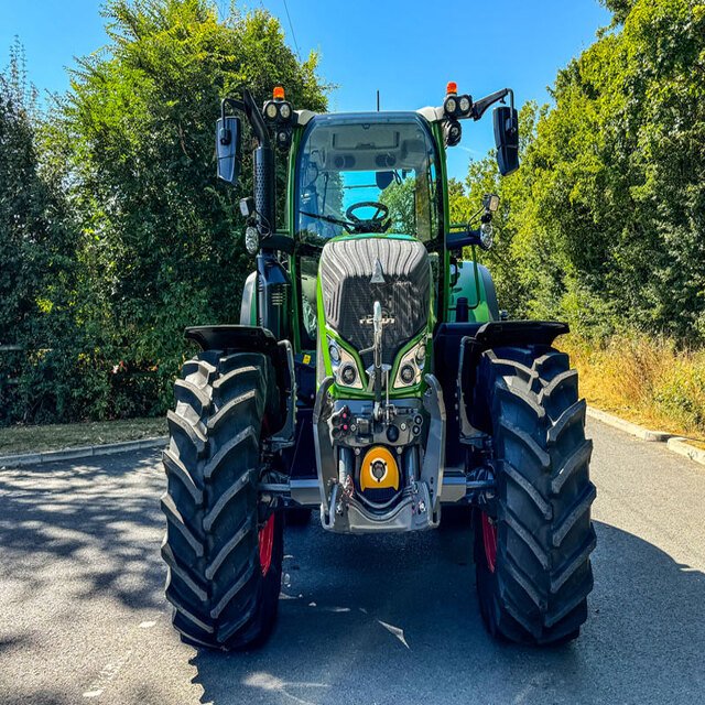 Multifunctional Fendt 20HP-130HP 4WD Agricultural Tractors 100HP Rated Power 15HP-30HP Variety for Sale
