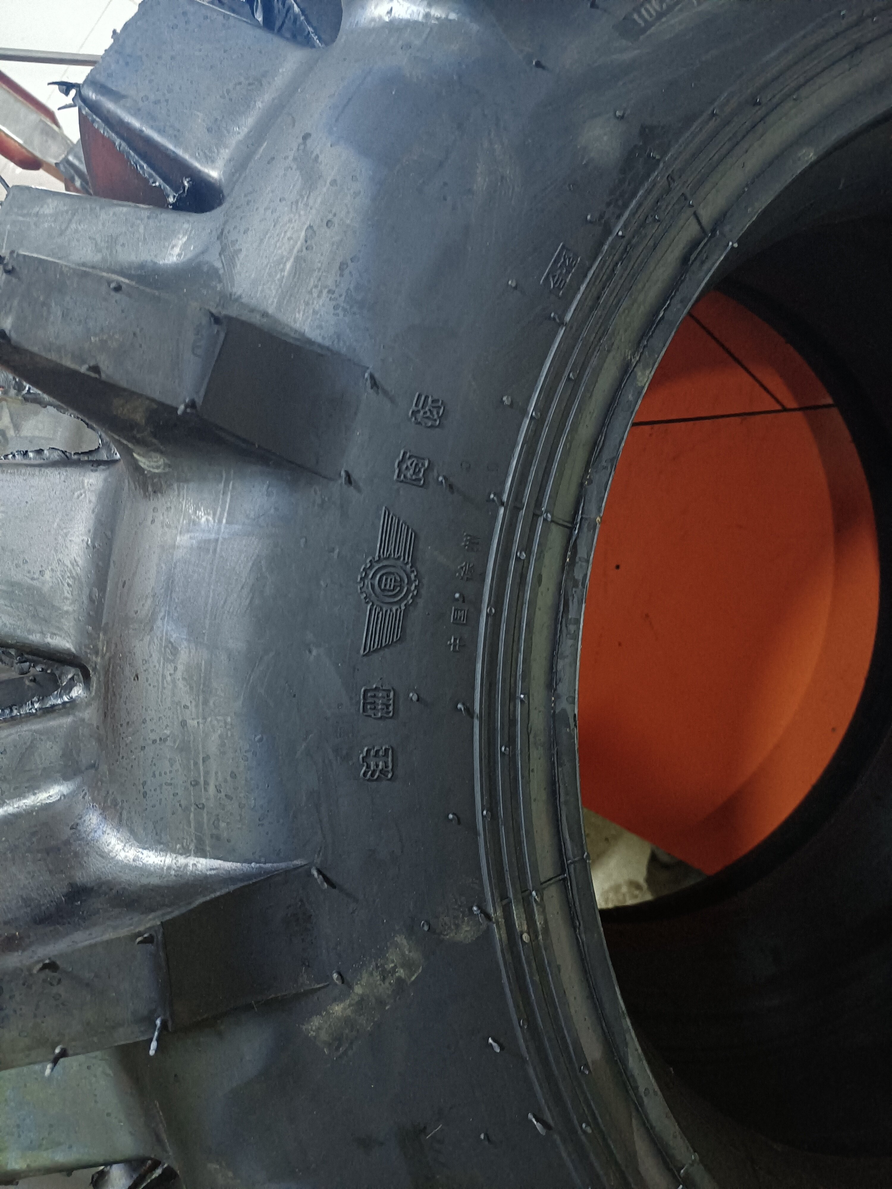 ARMOUR Brand R2 Pr-1 Agricultural Tyres 11.2-24 9.5-24 9.5-20 Tractor Tire R2
