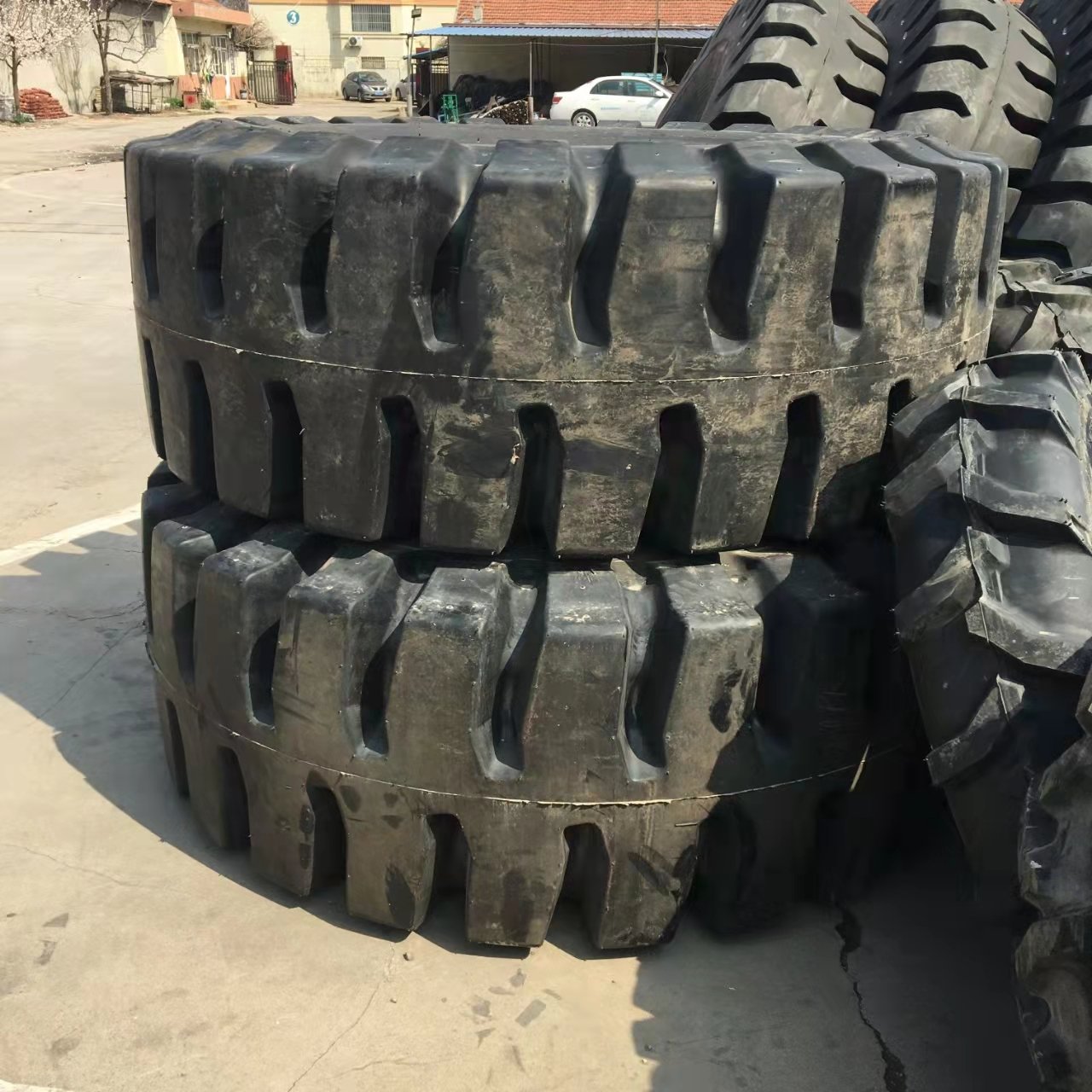 Qualified Farm Agricultural Tractor 380/70 R24 Tractor Tire Excavator Solid Tire Tractor Tyre