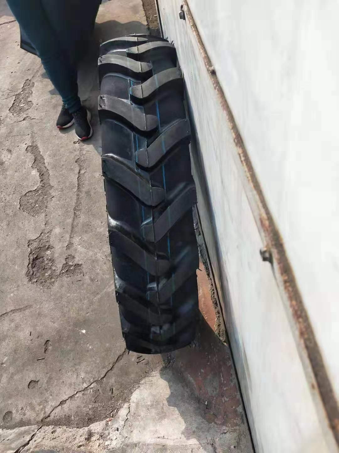 AGRICULTURAL TIRES R-1 5.00-12