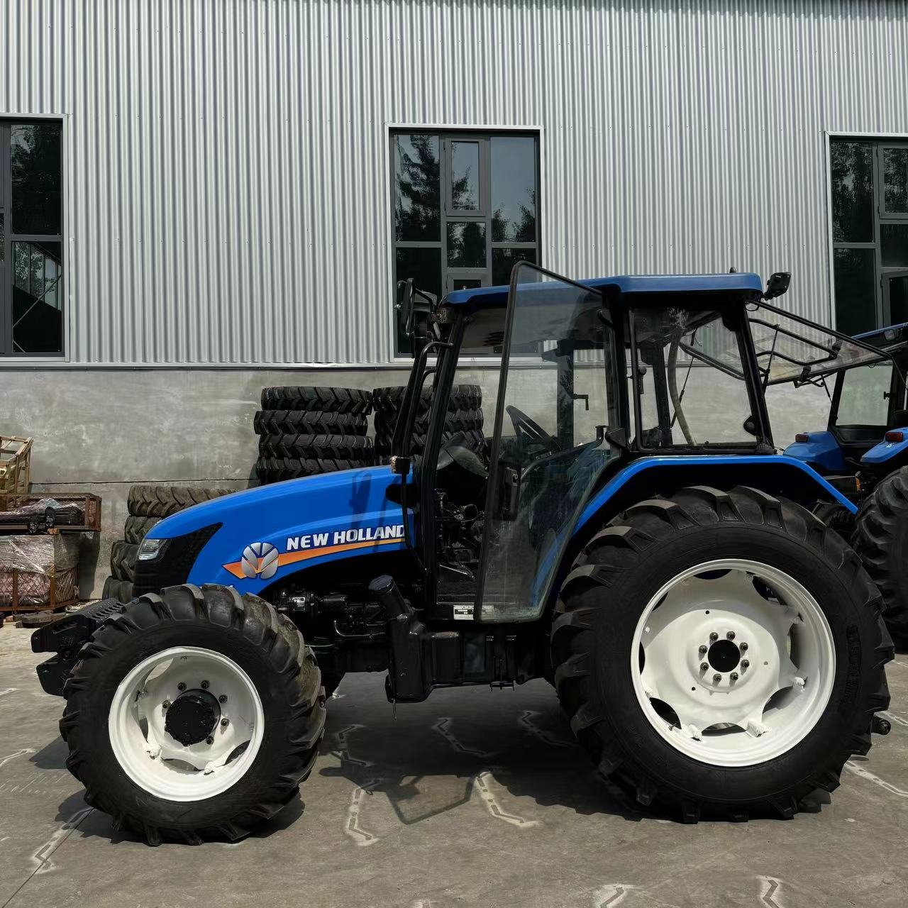 Used New Holland 80HP Farm Tractor Product in 2014 with Spare Parts