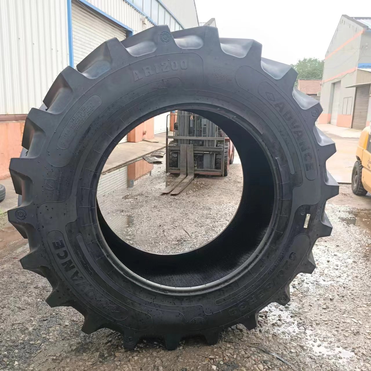 360 380/85r28 420 460 480/70R24 Wire Agricultural Tractor Radial Tyres 540/65r30r34 Radial Tractor Tyres520/85R38