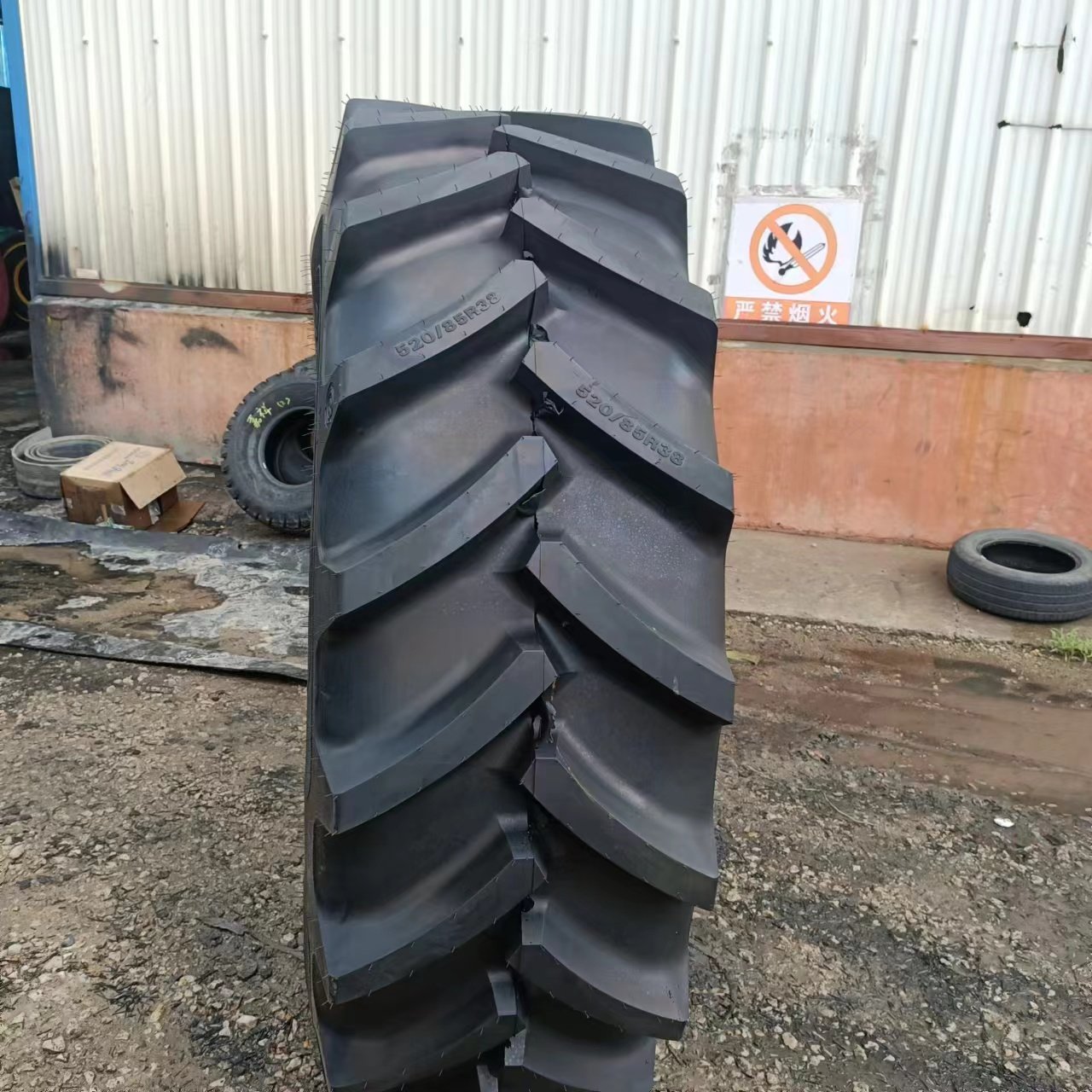 360 380/85r28 420 460 480/70R24 Wire Agricultural Tractor Radial Tyres 540/65r30r34 Radial Tractor Tyres520/85R38