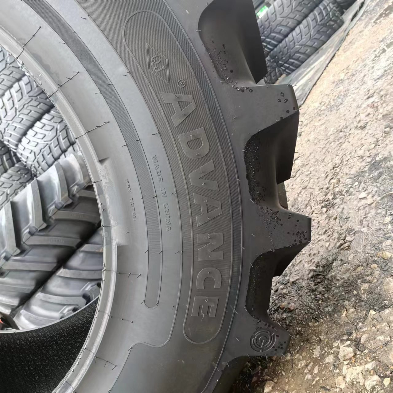 360 380/85r28 420 460 480/70R24 Wire Agricultural Tractor Radial Tyres 540/65r30r34 Radial Tractor Tyres520/85R38