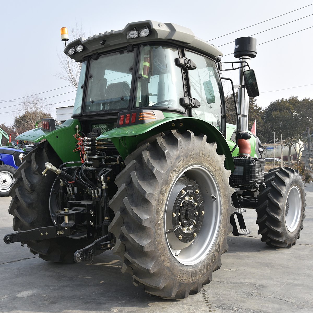 China Agricultural Tractor 200 hp 200 PS Traktor 200 CV Farm Tracteur New Trator 4wd Tractor
