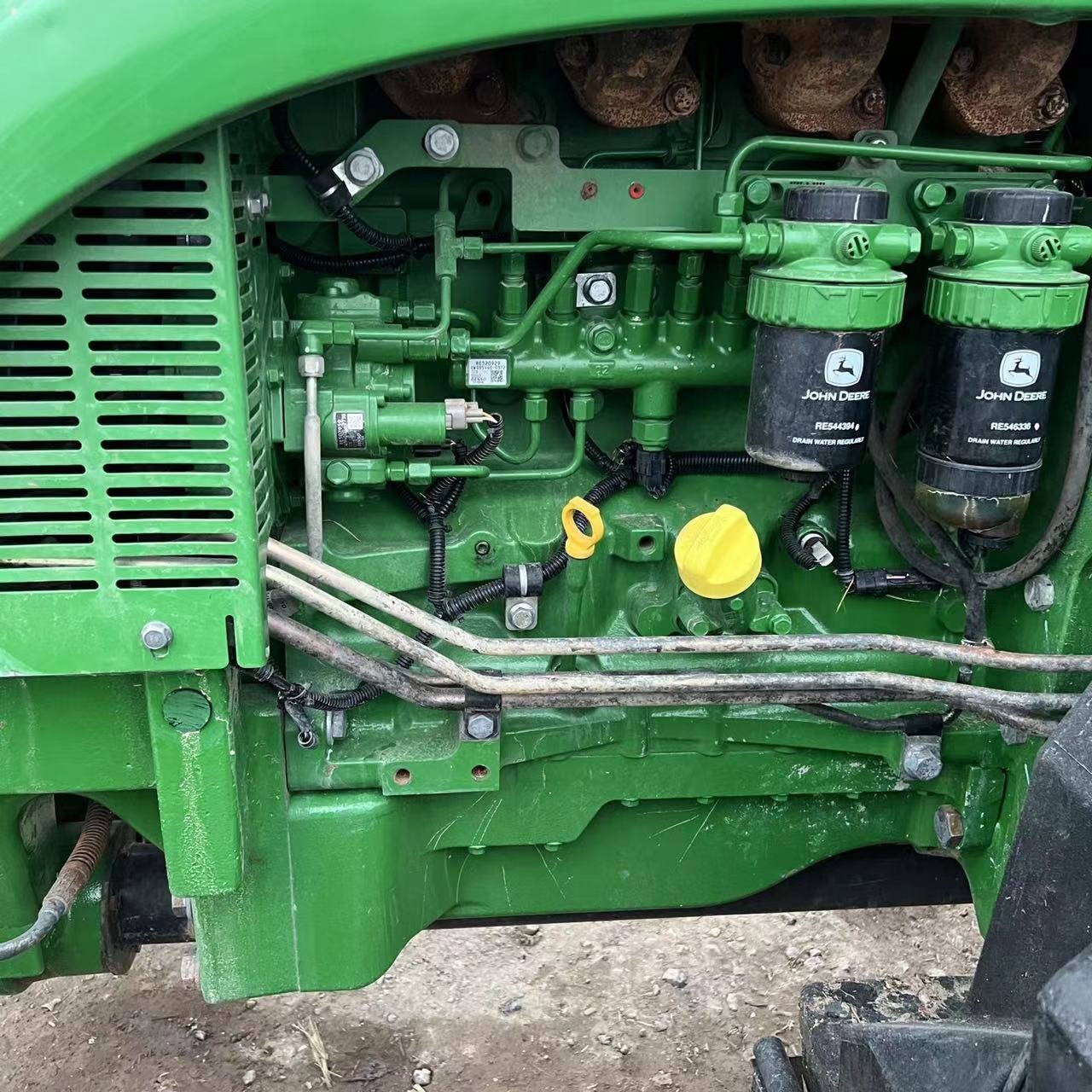 China Manufacturer Supply Large 4x4 Tractors with Good Quality