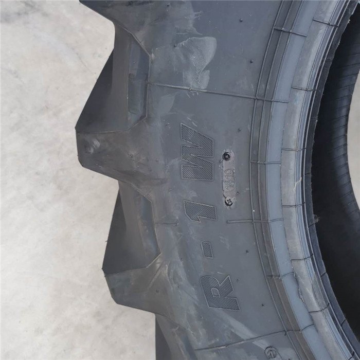 Radial Farm Tractor Tyre 380/70R24 with Pattern R-1W Agricultural Tire