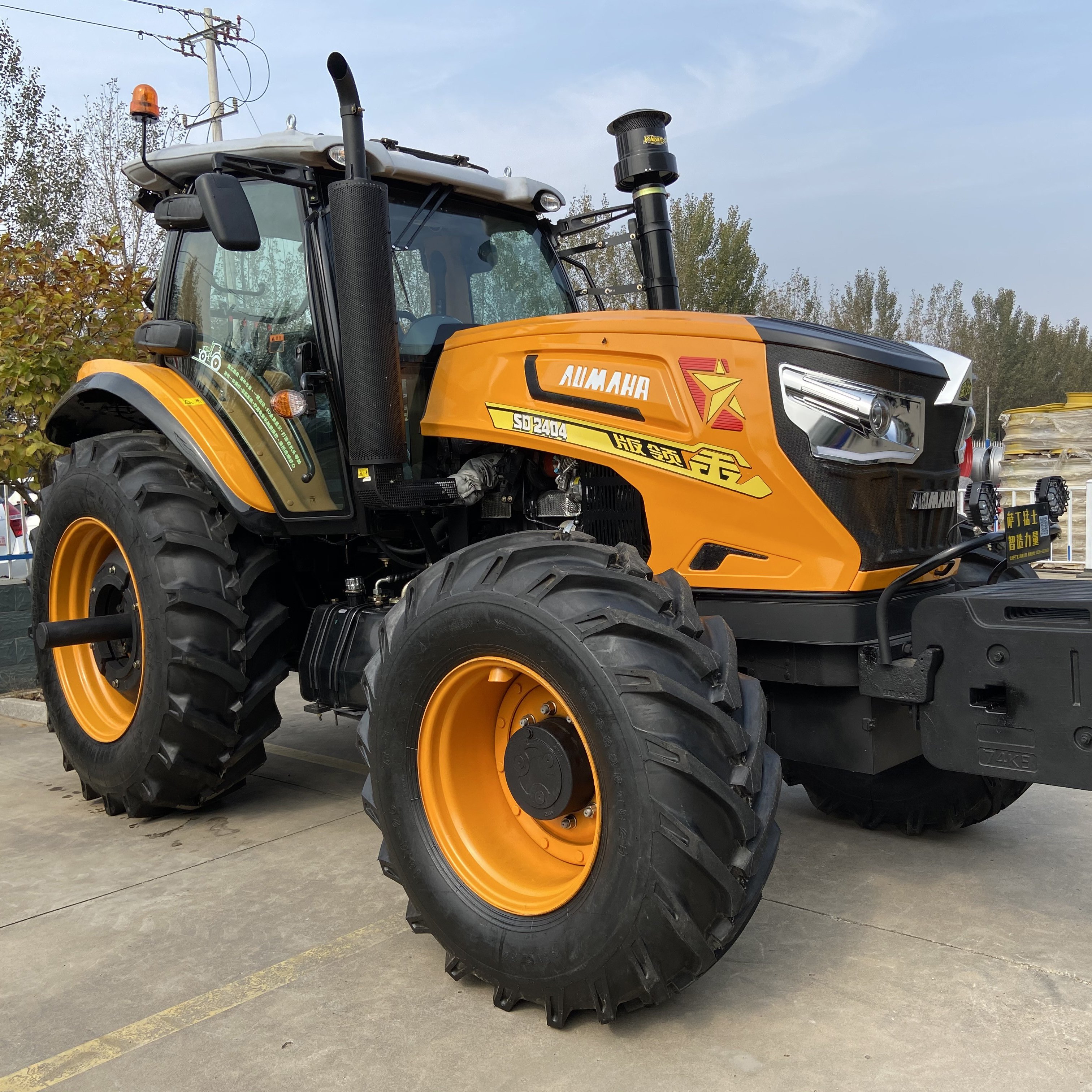 Cheap 220hp 4 Farming Tractors for Sale Germany Max Diesel Power Engine Wheel