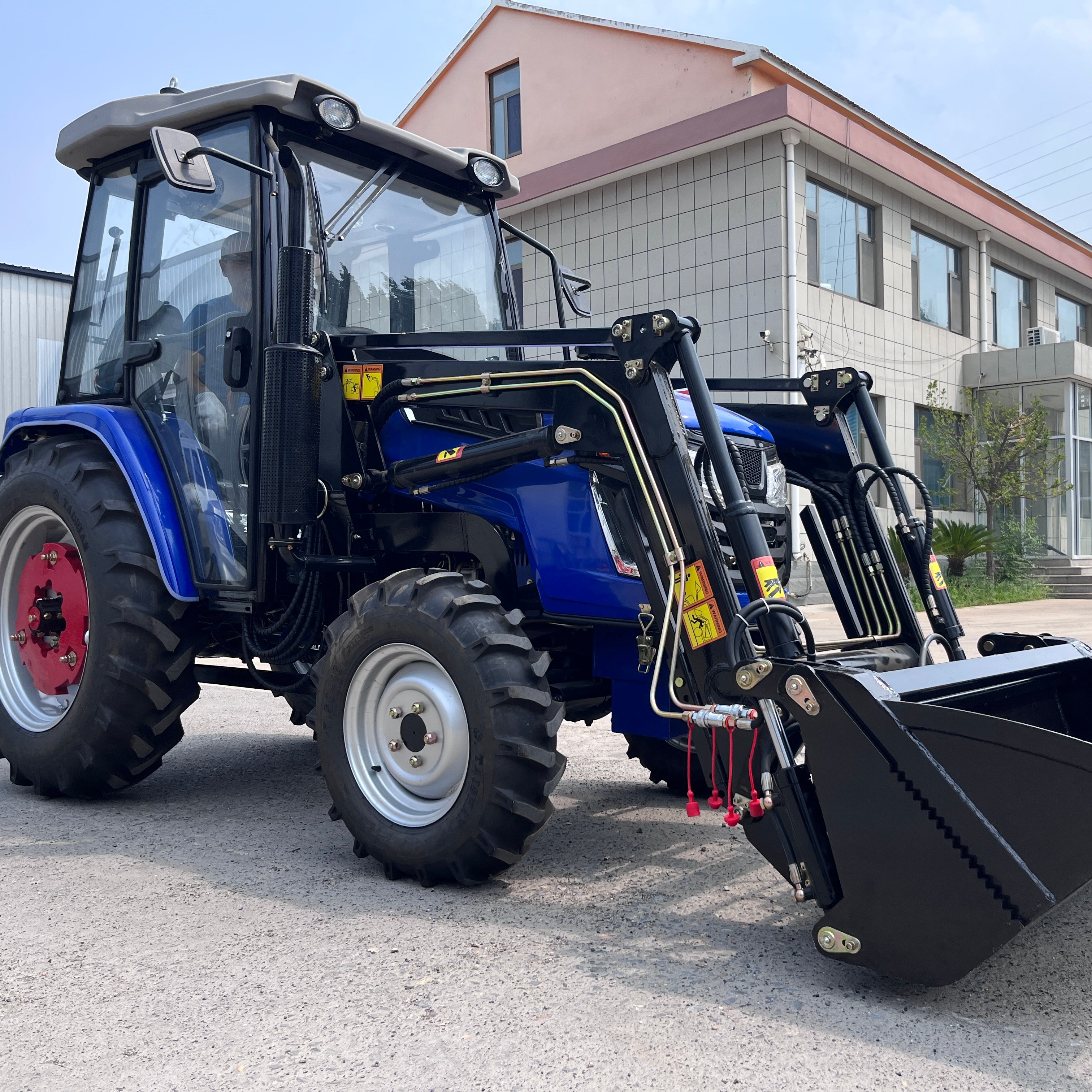 CE COC Approved 2025 New 70hp 80hp 90hp 100hp 120hp 4X4 Farn Tractor Front End Loader Environmentally Friendly Diesel Engine