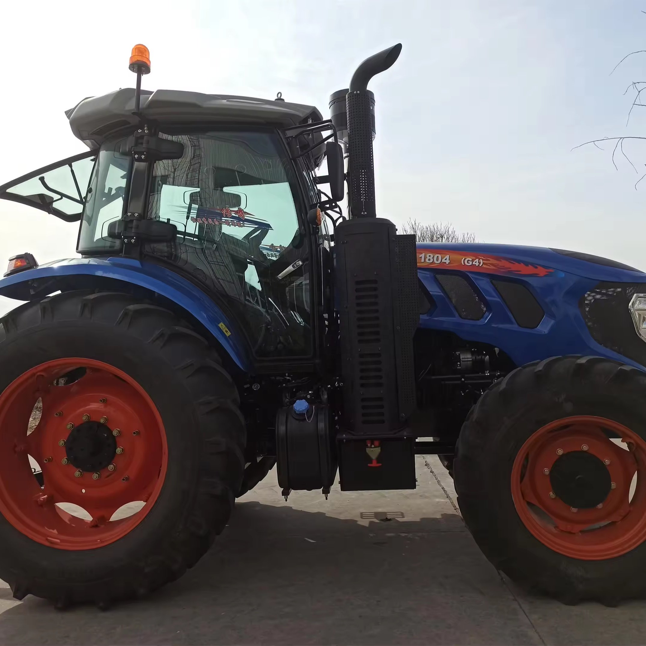 Wheel Tractor Chinese Mini/large 180hp for Farms Comfortable Cockpit YTO Engine 4WD Blue Tractors
