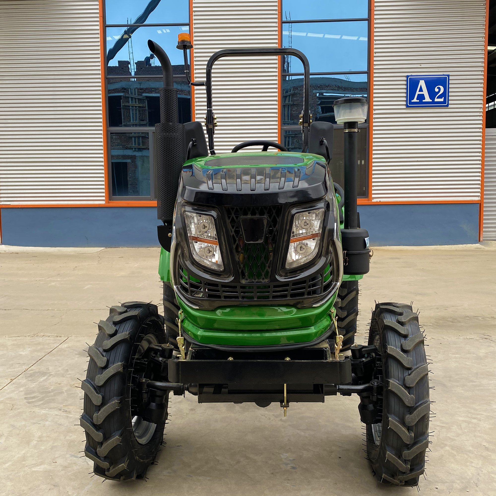 Free Shipping 4wd 120 hp 150hp 180hp 4x4 Wheel Tractor With Accessories Price for Sale