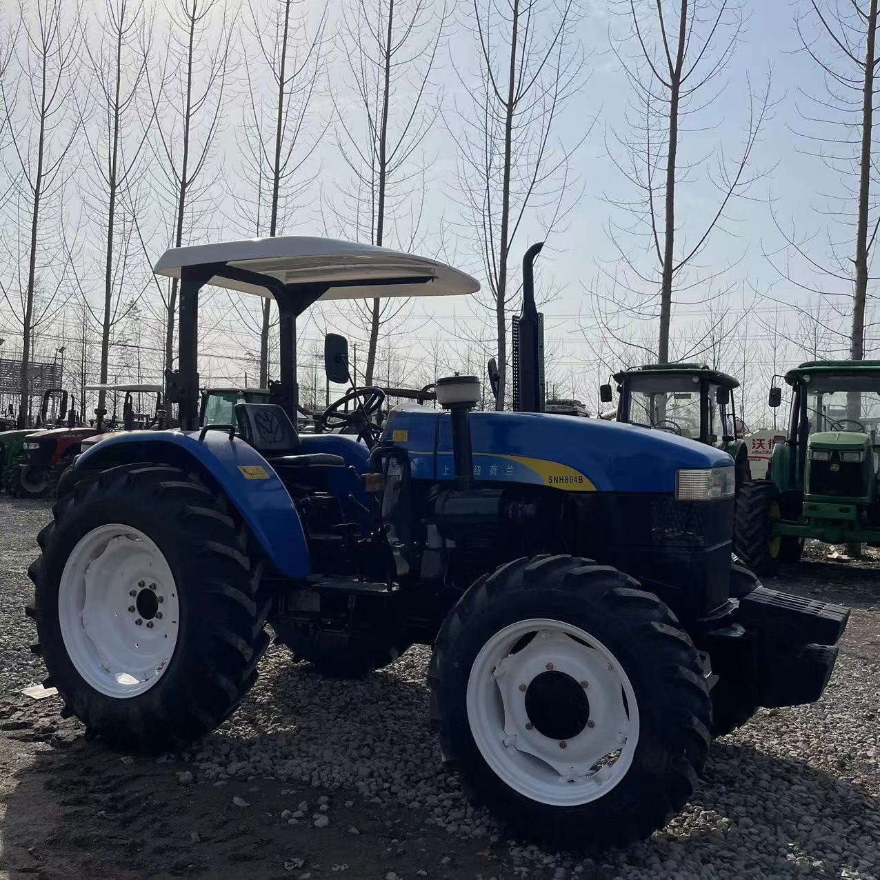 High-Quality Durable Agricultural New and Holland 804B Tractors From China With a Sunshade, With Front Accessories,Bestseller