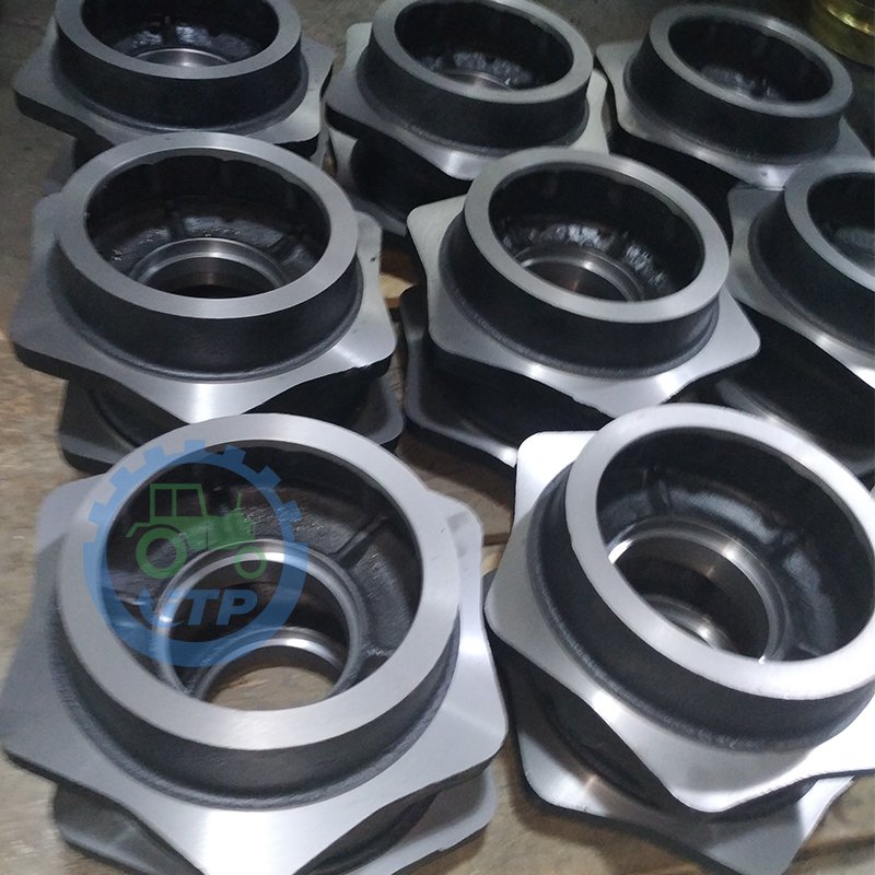 High Quality Parts 4WD Front Wheel Hub 3656678m5 Fits for Massey Ferguson 300 3000 3200 Series
