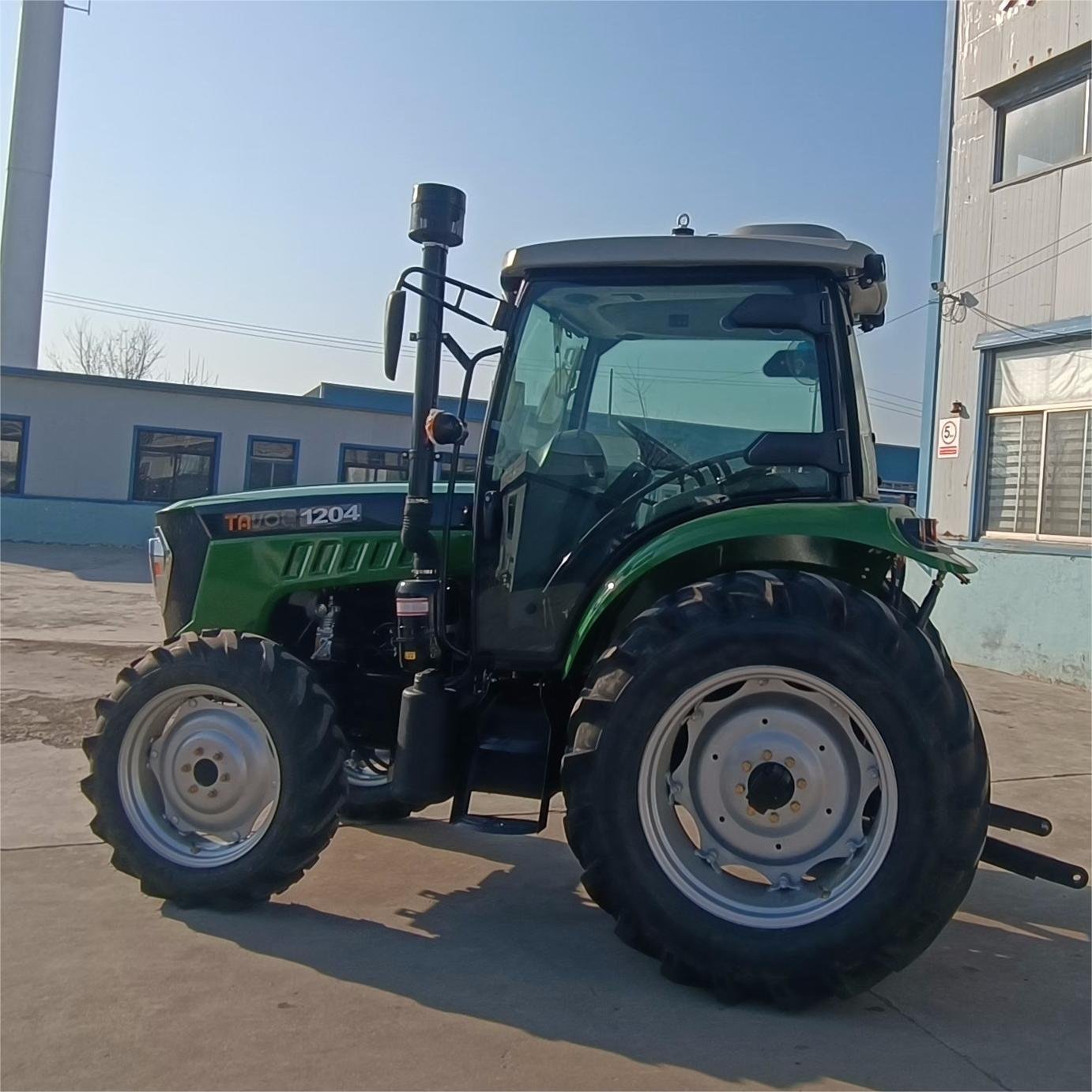 New 1204 1200hp Diesel Fuel Wheel Tractor 100hp Rated Power Core Components Engine Pump Gearbox Gear 4WD Wheel Condition New