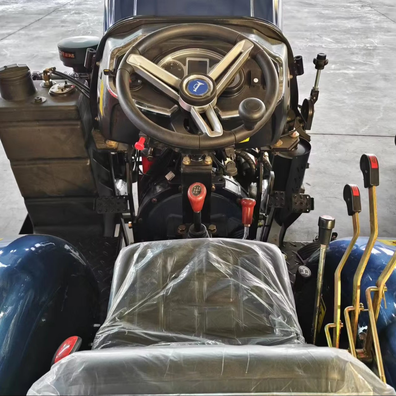 4x4 50HP Agricultural Tractor 4WD Diesel Engine Four-Wheel Design 30HP Tractor 3-Point