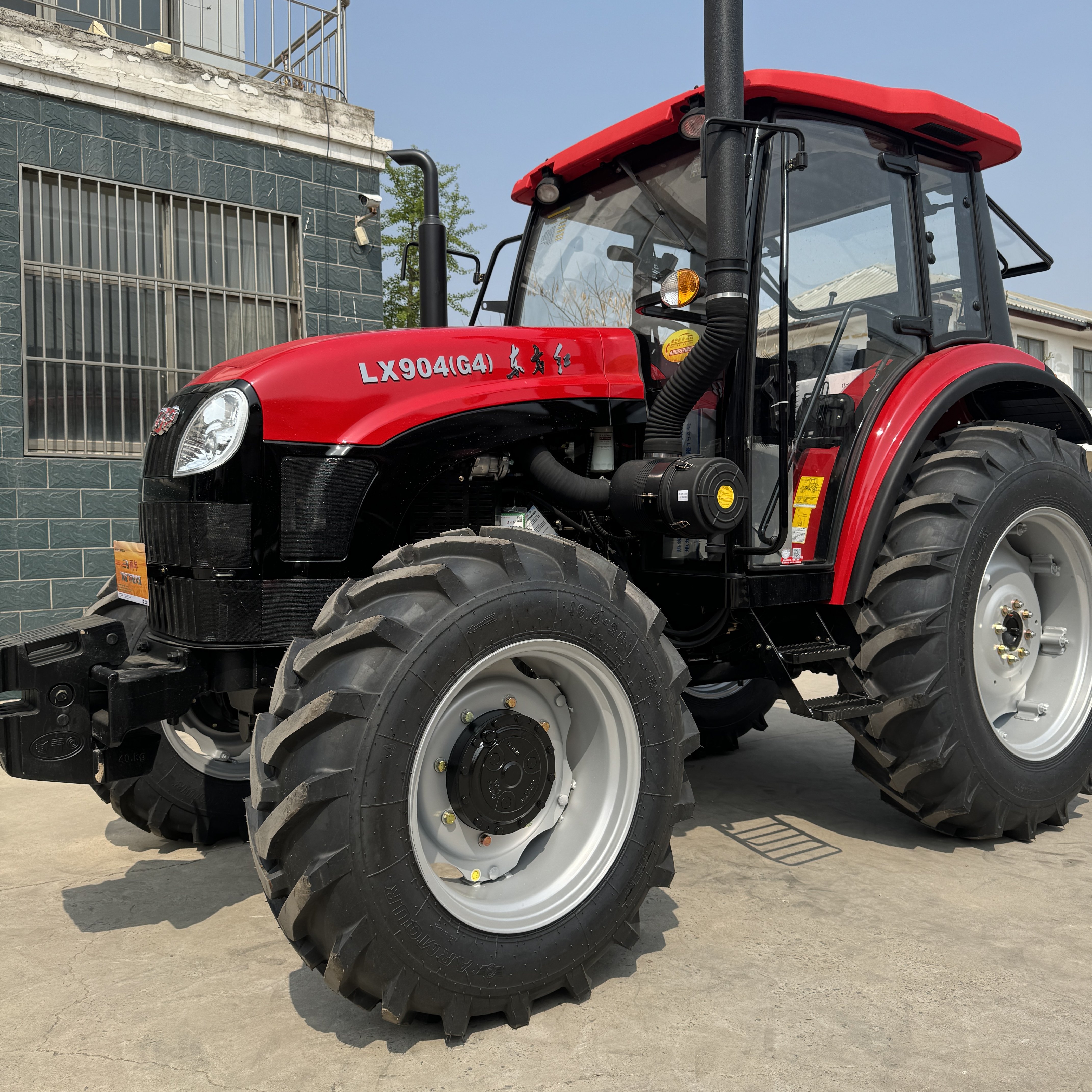 4x4 90 hp Tractor with Air-conditioned Cab Agricultural diesel Engine Tractor Agricultural Machinery Equipment