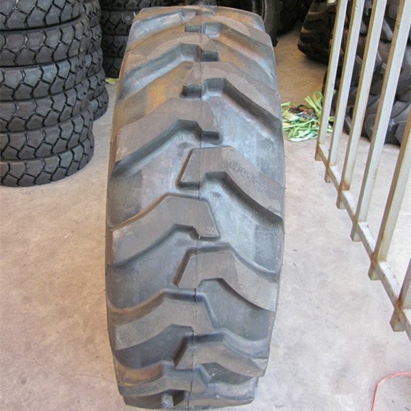 Industrial Tyre Digger Tire Backhoe Tyre 12.5/80-18 16.9-24 19.5L-24 17.5.L-24 16.9-28