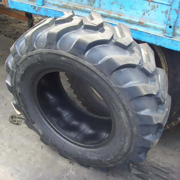 Industrial Tyre Digger Tire Backhoe Tyre 12.5/80-18 16.9-24 19.5L-24 17.5.L-24 16.9-28