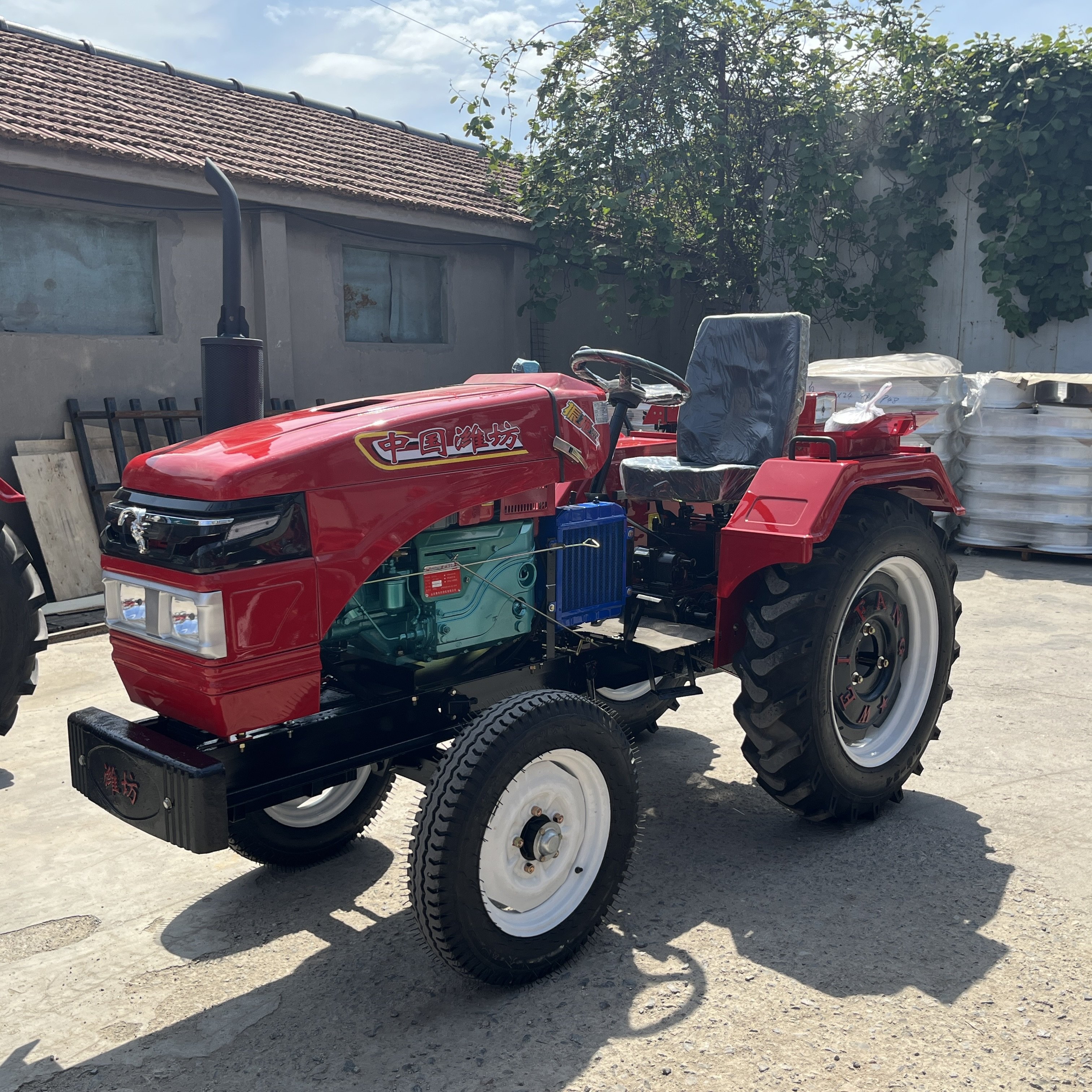 Factory Supply High Quality 32 Horsepower Tractor Four-wheel Drive Agricultural Tractor
