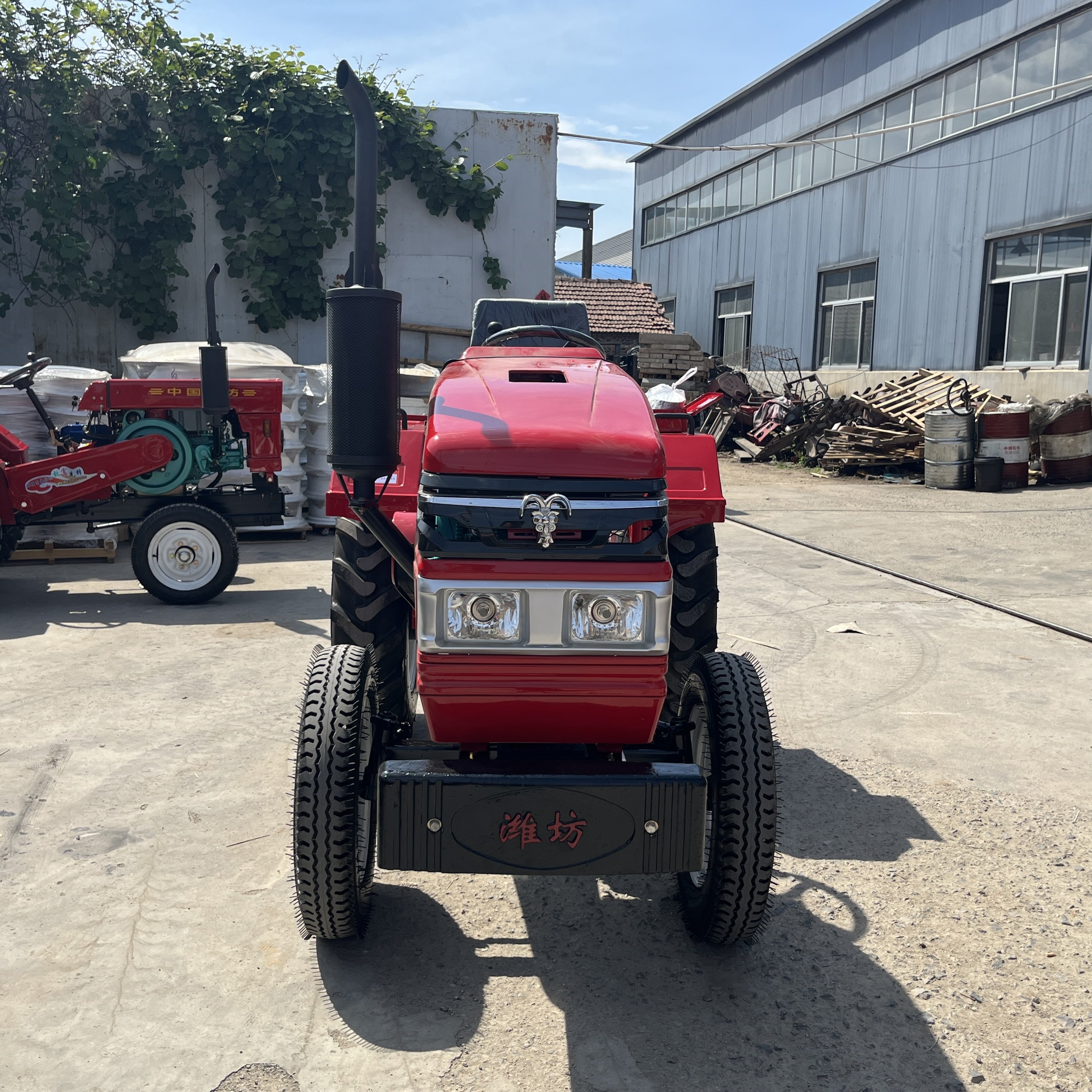 Factory Supply High Quality 32 Horsepower Tractor Four-wheel Drive Agricultural Tractor