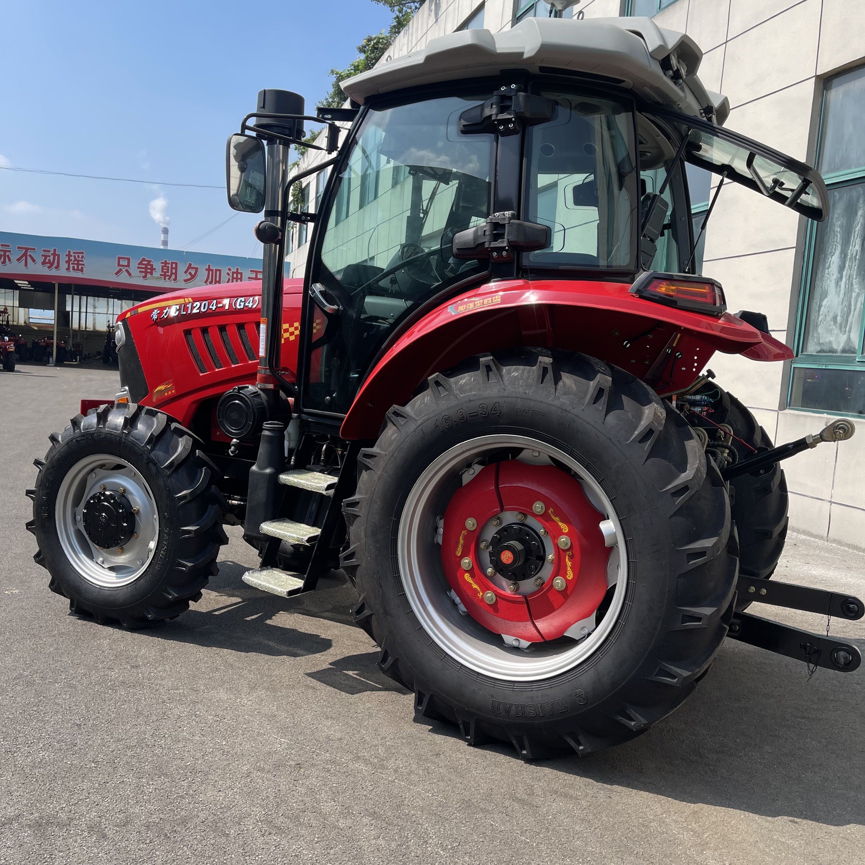 120HP tractor agricultural large four wheel tractor with cockpit 4WD loader tractor