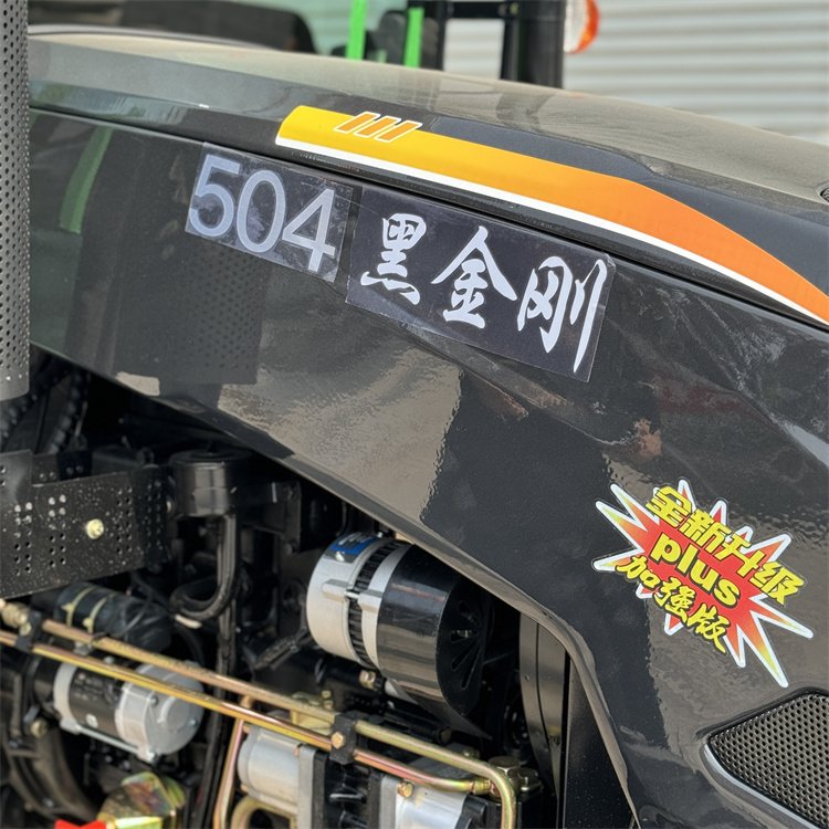 Factory Direct Sales of 50 Horsepower Wheeled Tractor with Cab Multifunctional Hydraulic Output Valve for Agricultural Machinery