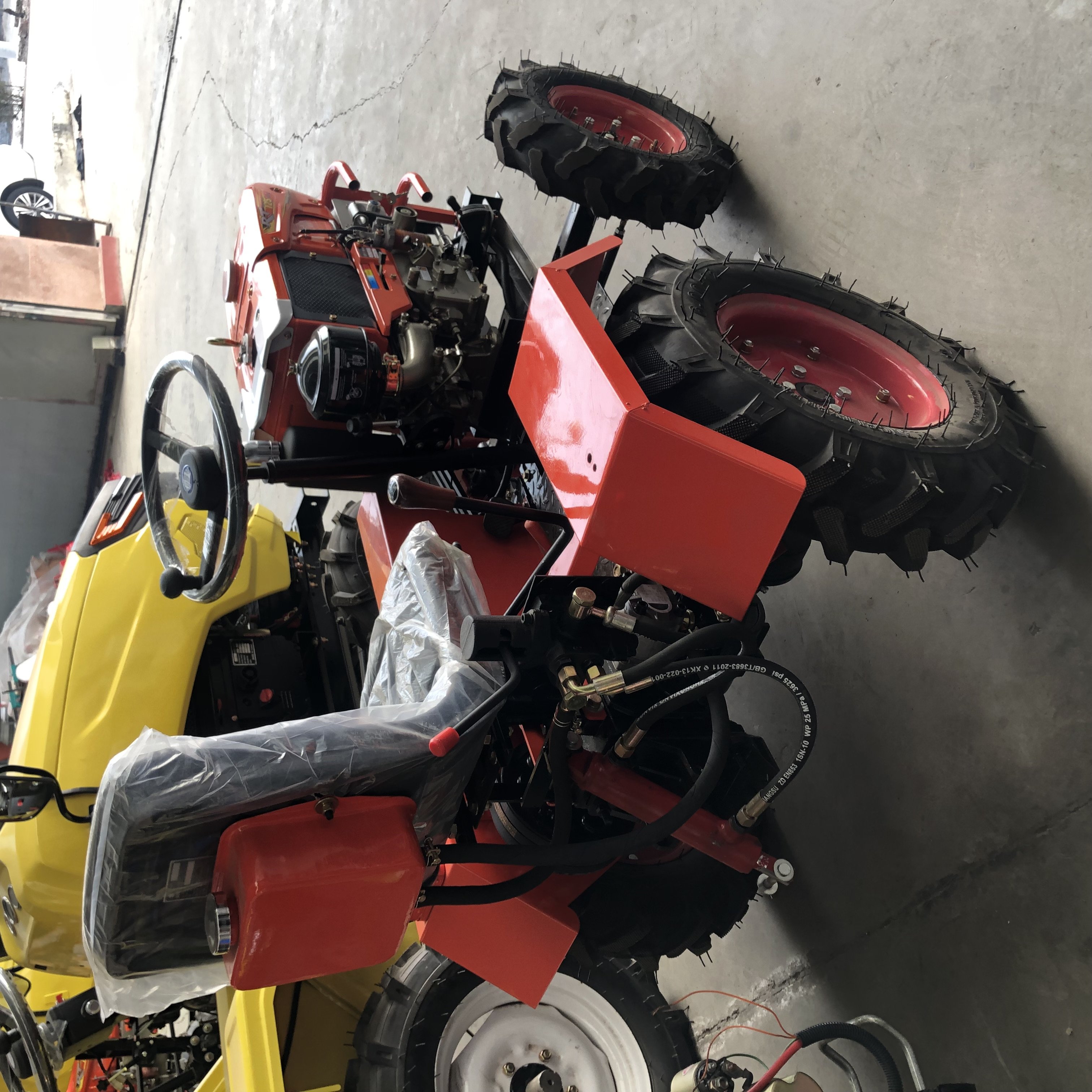 Hot Selling Worth Buying 12hp Tractor De Orugas Agricultural Farm Mini Tractor for Farmin
