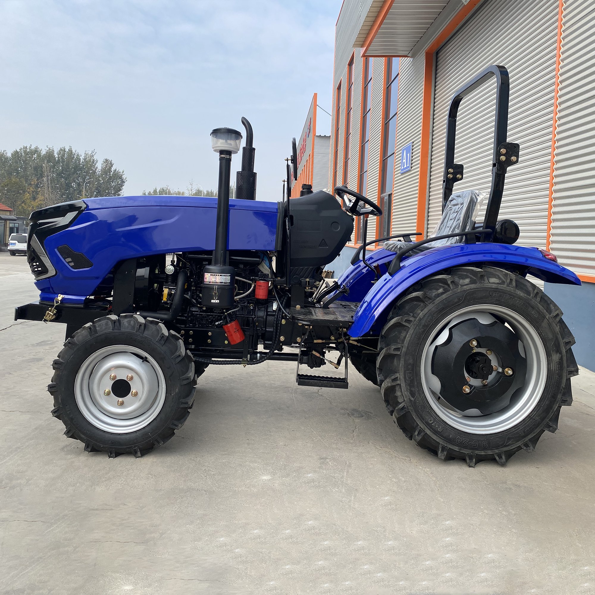 China Manufacturer Cheap Agriculture Farm Tractor 4X4 Wheel Drive Tractors Price