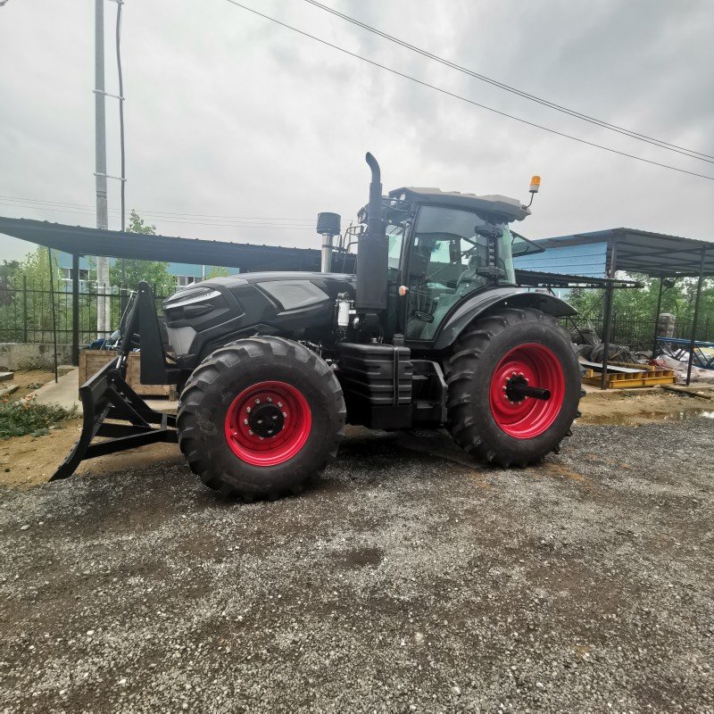 China Agriculture Equipment Small Tracteur Mini 4wd 140hp 200hp 260hp Agricultural 4x4 Farm Tractor