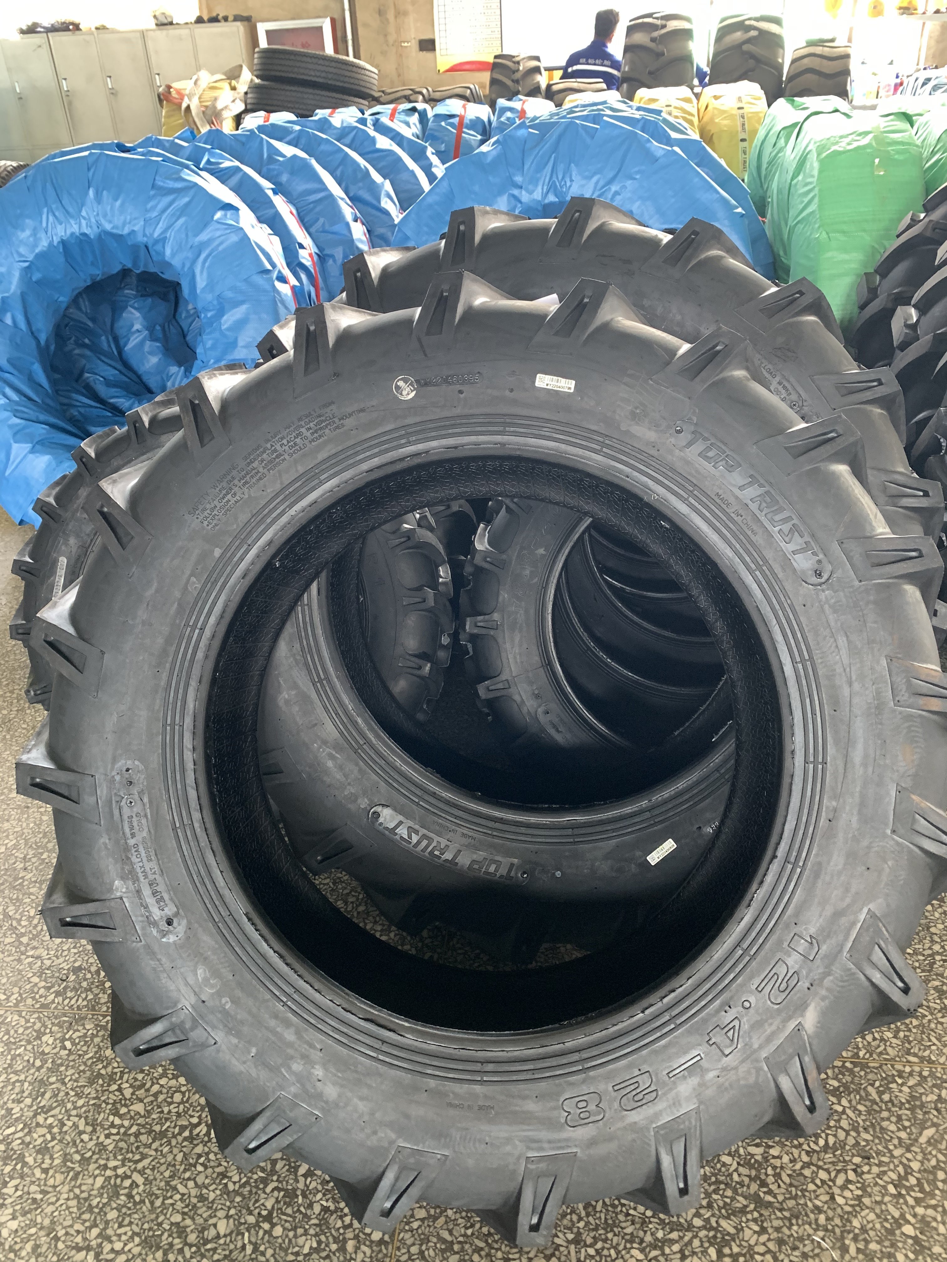 Agricultural Tractor Tire Bias Tyre R1 13.6-24 13.6-28 for All Farm Machinery