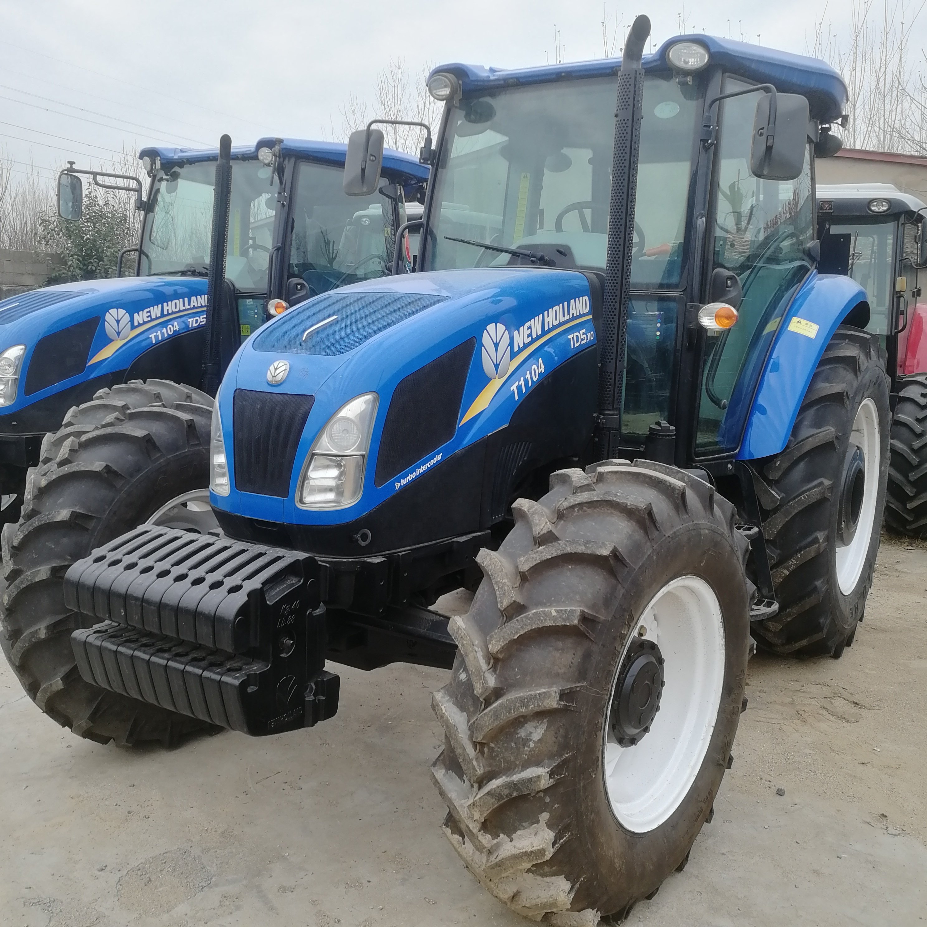 Used Tractors TD5 T1104 110HP 4WD Wheel Farm Orchard Compact Tractor Agricultural Machinery Massey Ferguson Tractor Spares
