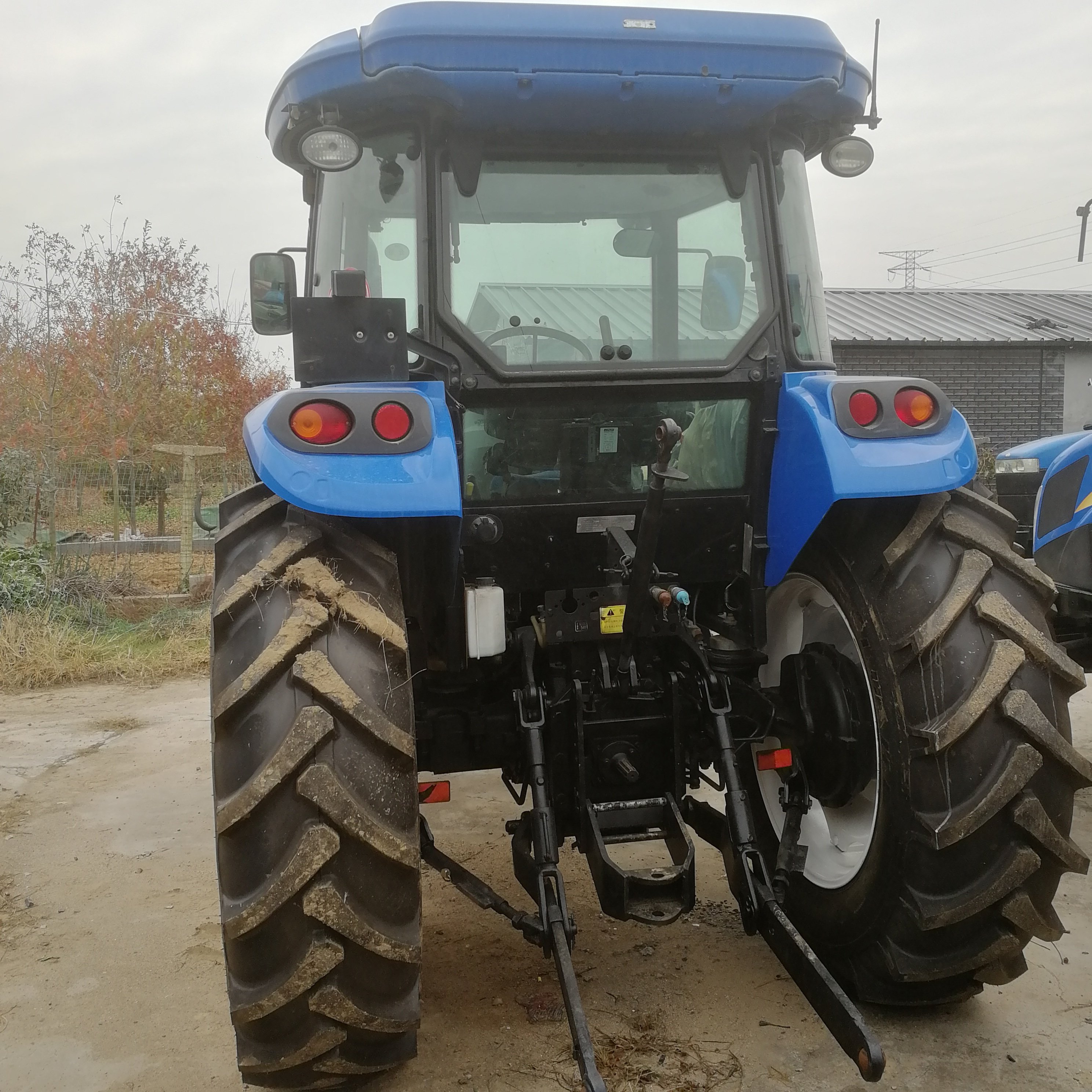 Used Tractors TD5 T1104 110HP 4WD Wheel Farm Orchard Compact Tractor Agricultural Machinery Massey Ferguson Tractor Spares