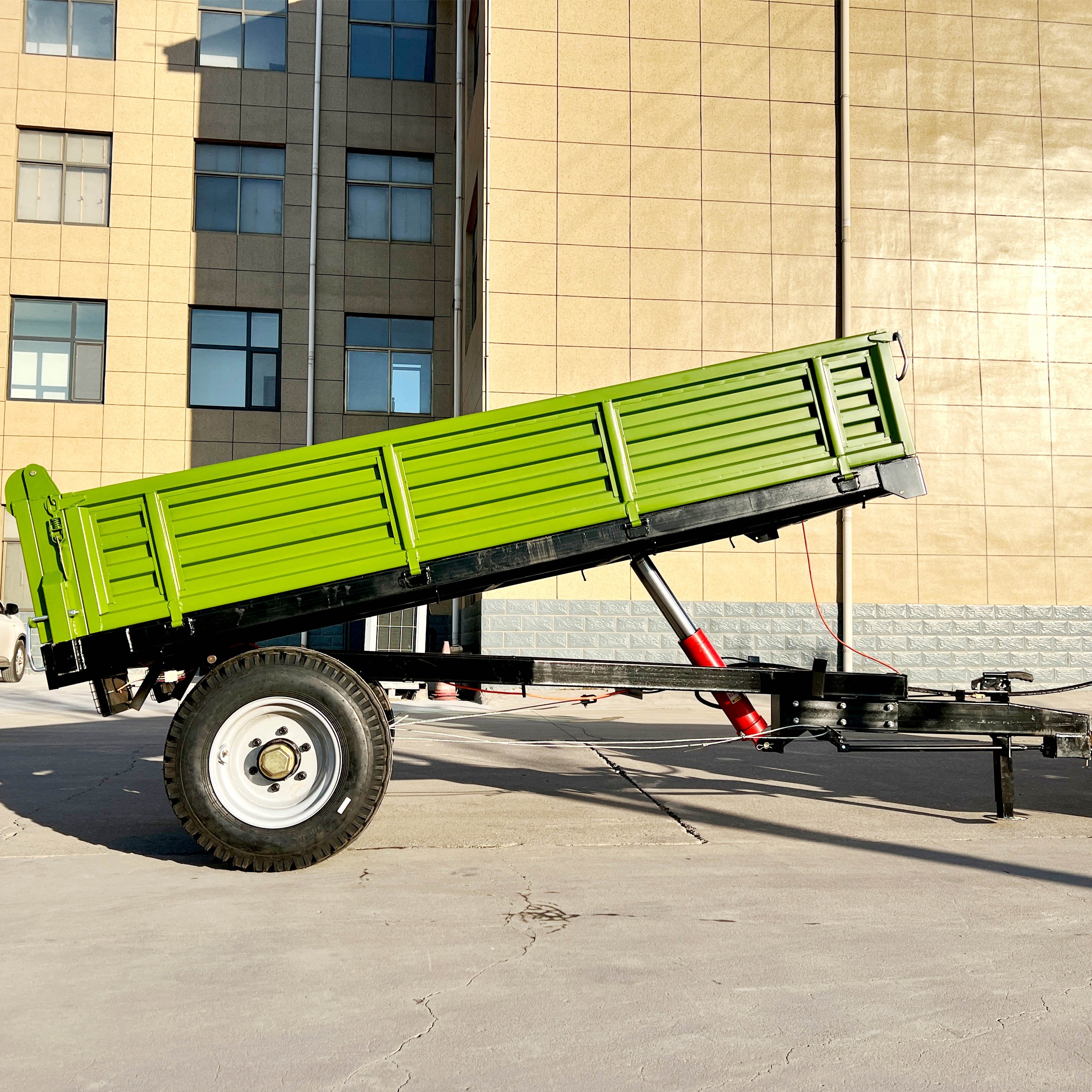 New Style 3ton Tractor-Trailed European Style Dump Farm Tractor Trailer for Agricultural Use