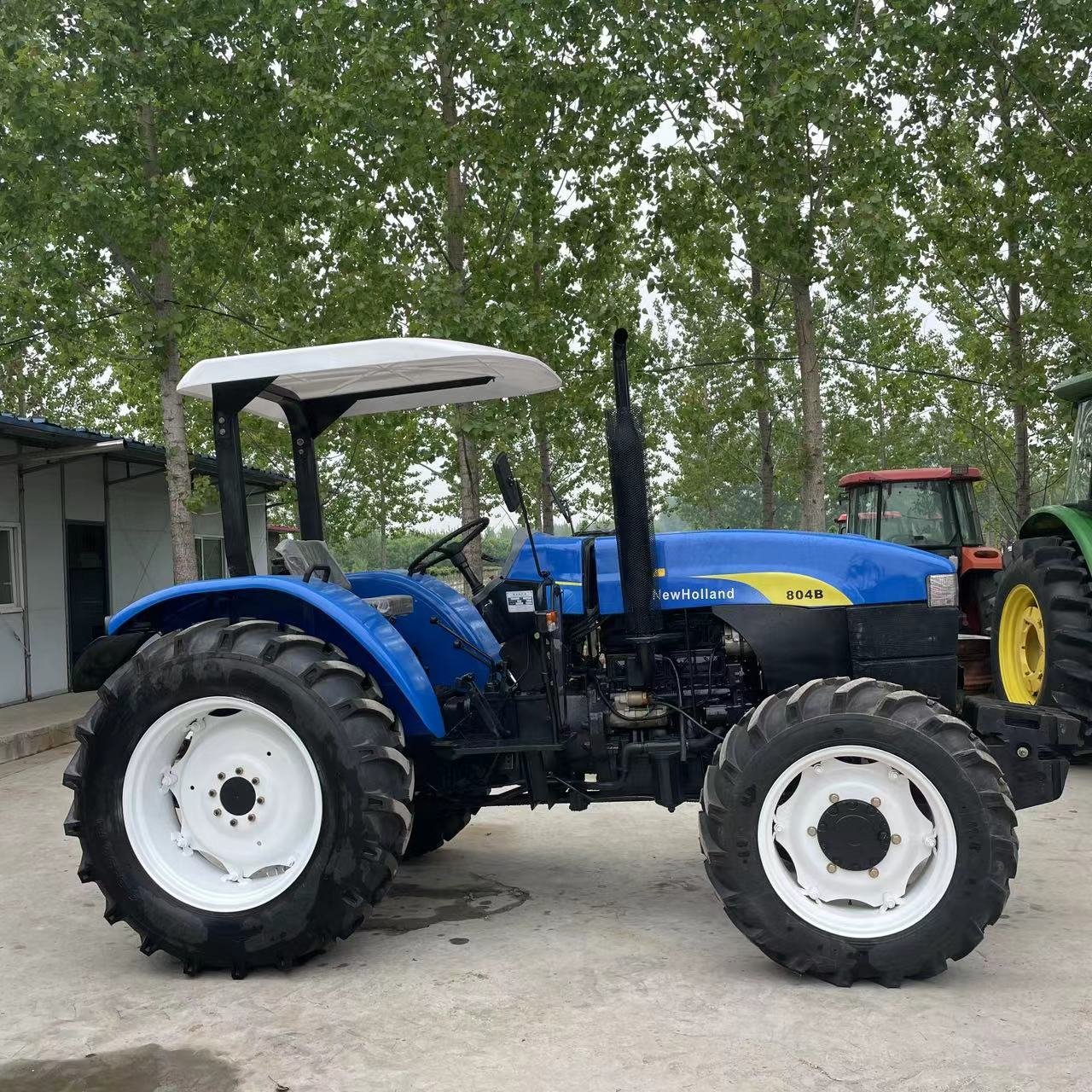 Second-Hand/Used Agricultural New a Holland SNH804 Tractors with a Driver's Cab for Cheap Price