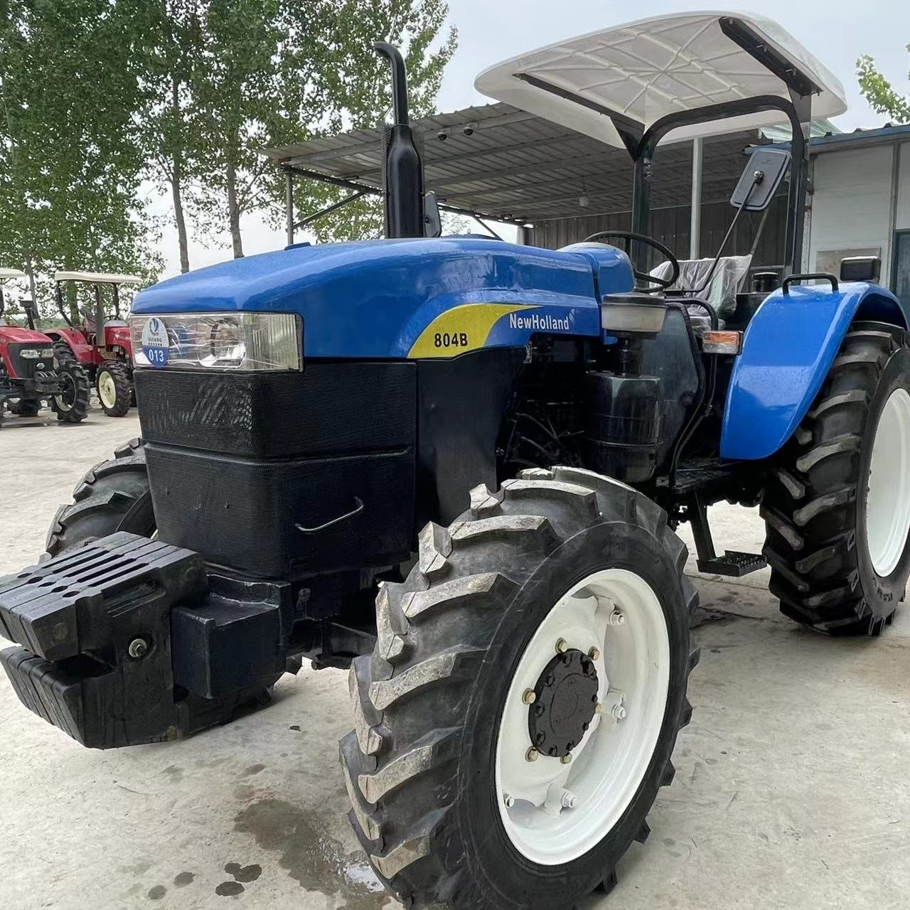 Second-Hand/Used Agricultural New a Holland SNH804 Tractors with a Driver's Cab for Cheap Price