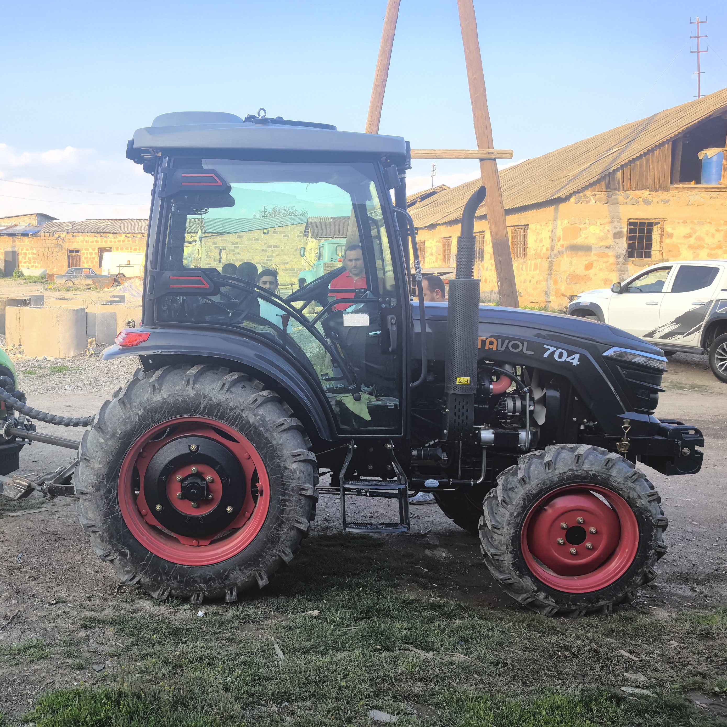 Hot Sale Small Mini Traktor 60hp 70hp Black Color Farming Tractor Agriculture Tractor Sales in Armenia