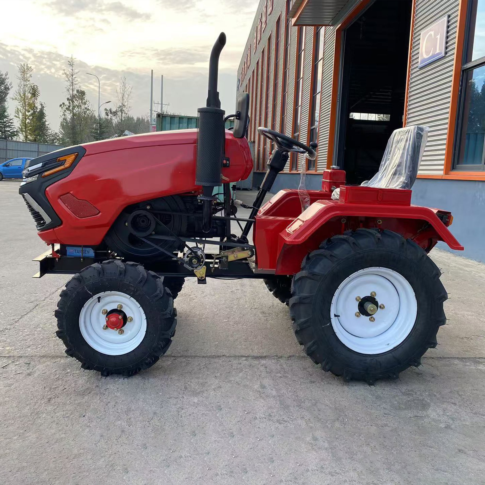 Factory Tractors 120HP Small Tractor 4WD Mini Orchard Four Wheel Farm Tractors