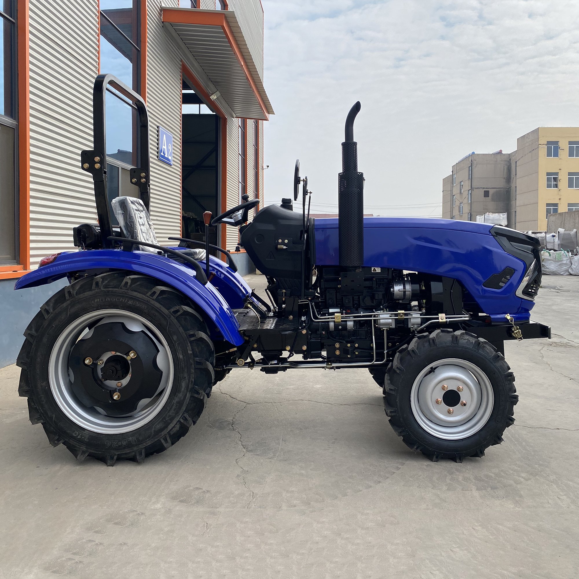 Factory Tractors 120HP Small Tractor 4WD Mini Orchard Four Wheel Farm Tractors
