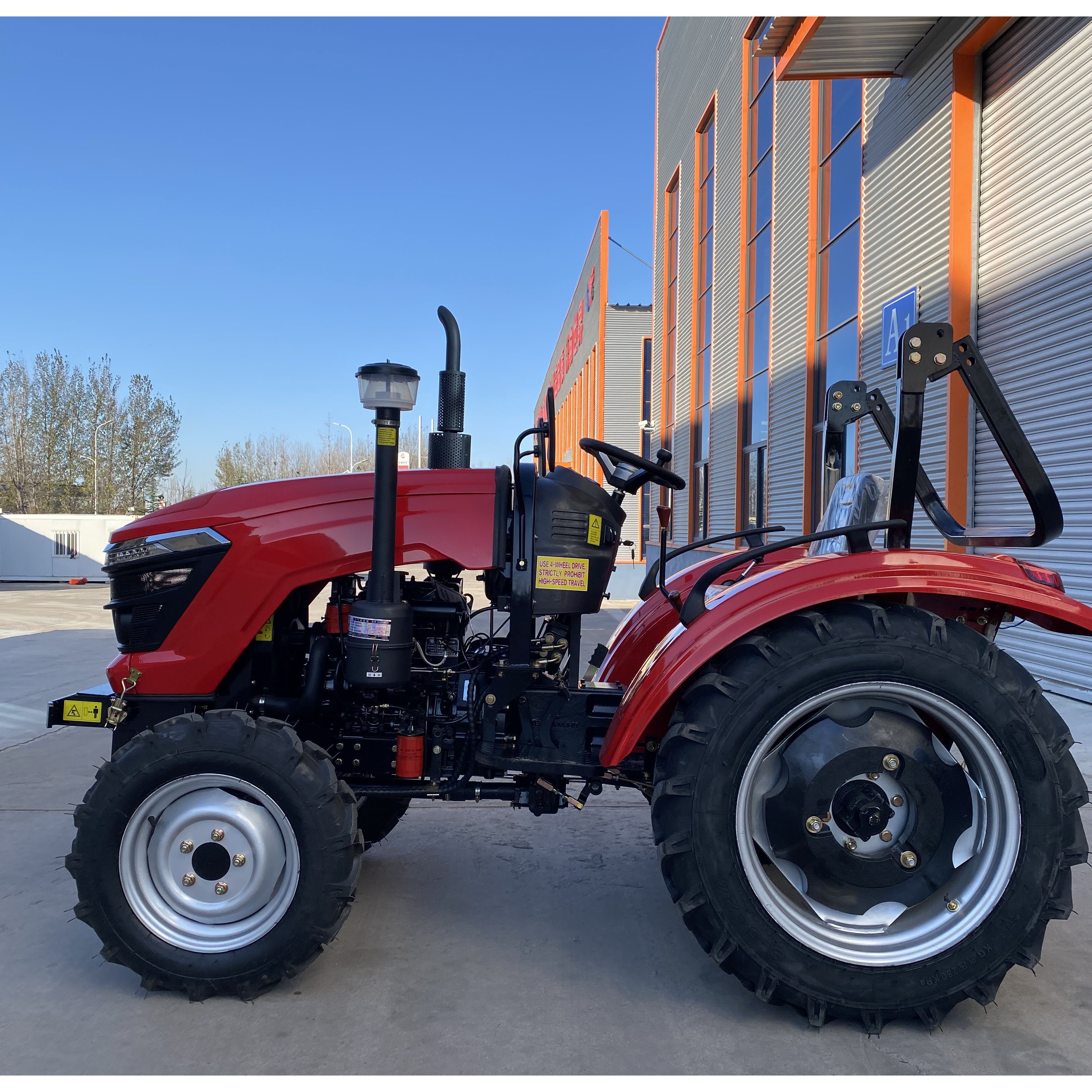40hp Mini Farm Tractor Asian Small 4WD Agricultural Multifunctional Strong Tractor for Sale