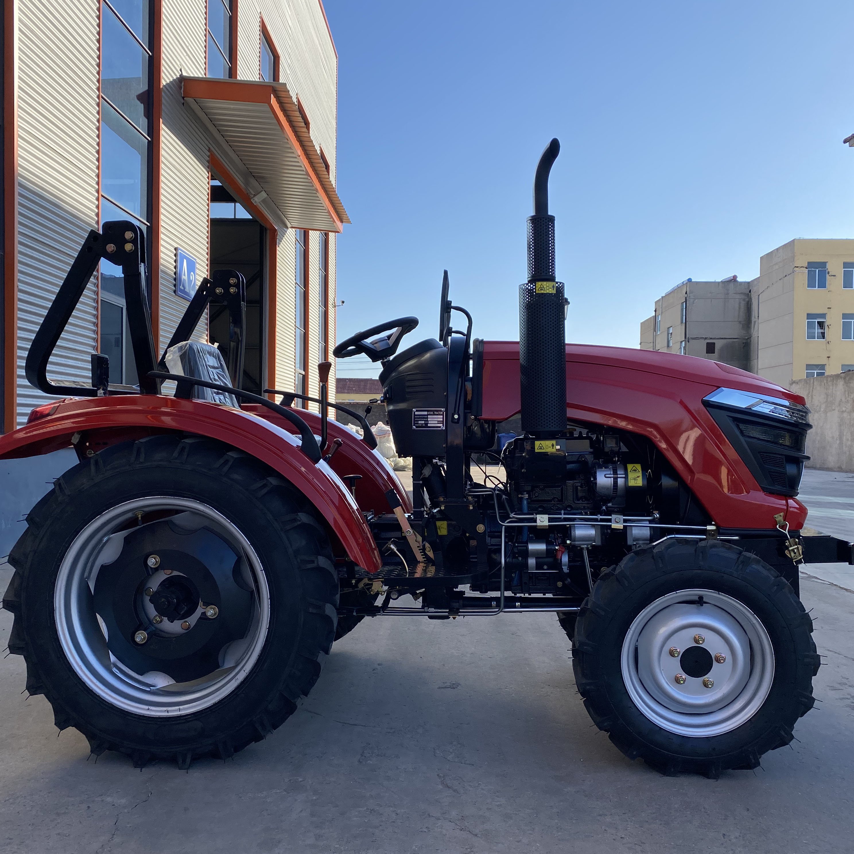 40hp Mini Farm Tractor Asian Small 4WD Agricultural Multifunctional Strong Tractor for Sale