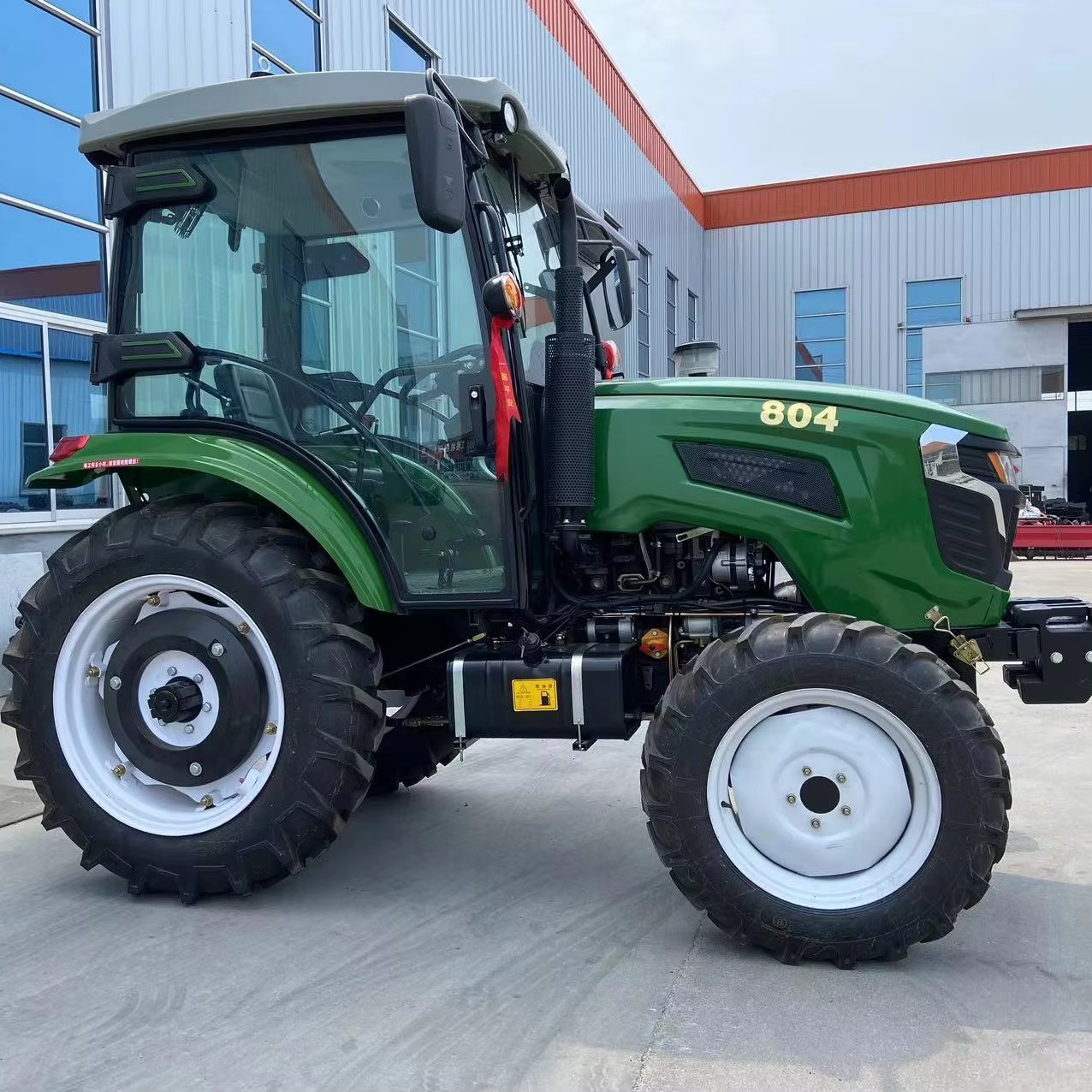 China Cheap Price 60hp 80hp Small Tractor Mini Tractor Agriculture Tractors YTO Engine