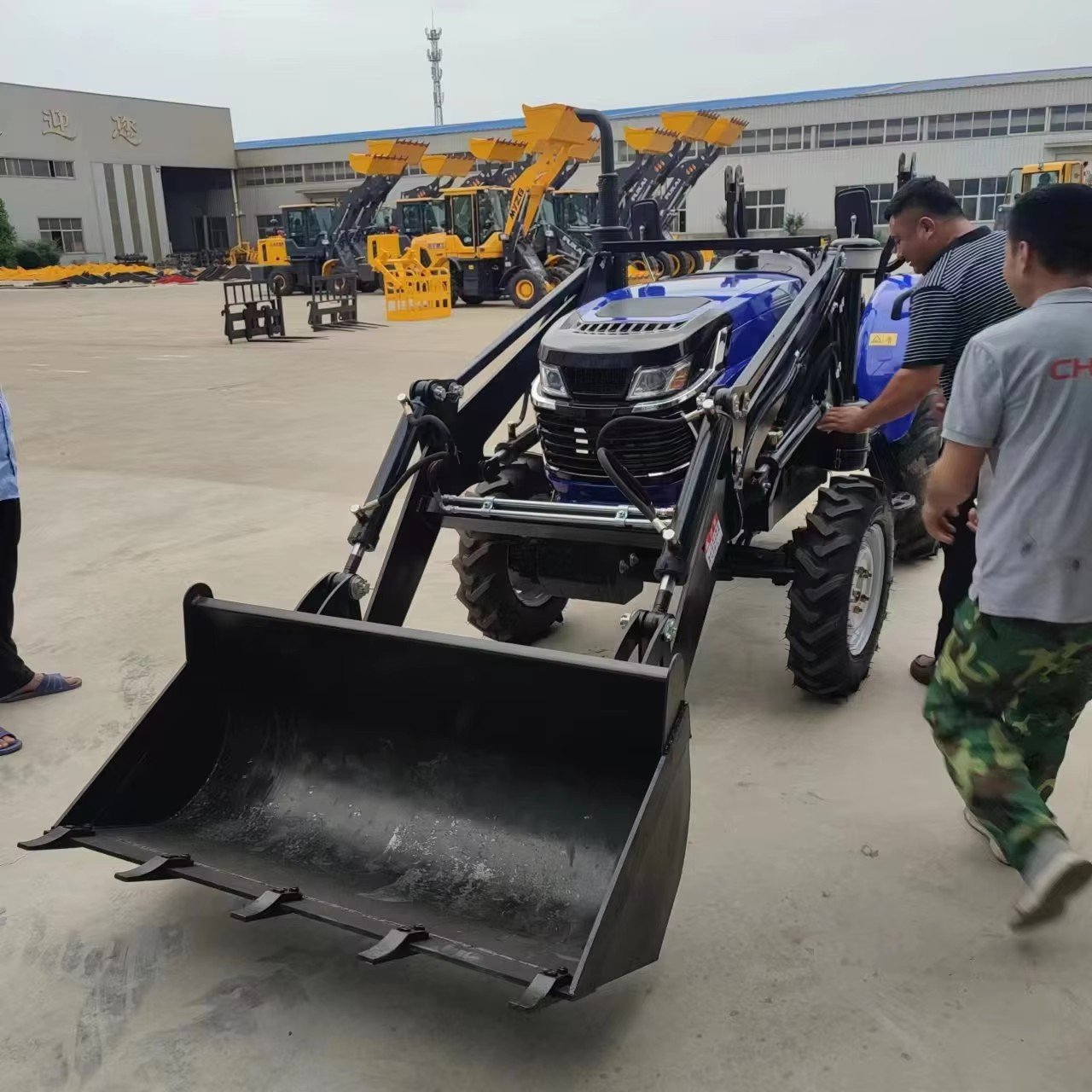 FUKAI 4X4 Wheel 4WD 85hp 90hp 100hp 120hp Tractor Front Loader Farm Garden Tractor With/without Cabin