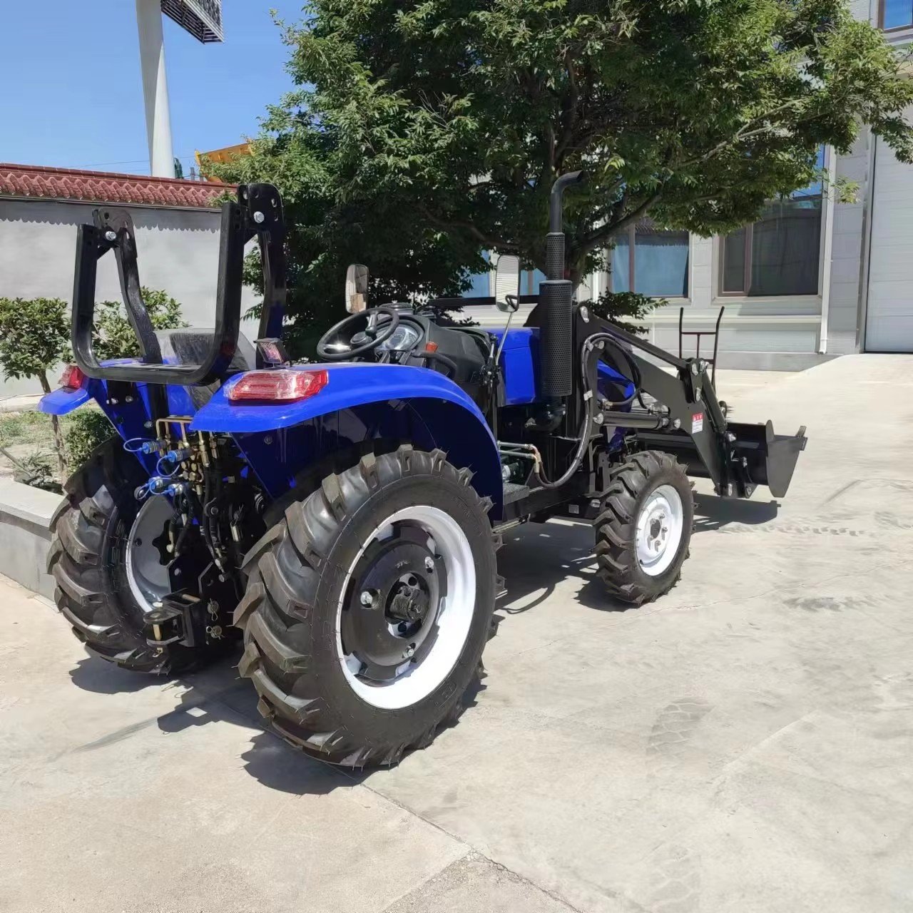 FUKAI 4X4 Wheel 4WD 85hp 90hp 100hp 120hp Tractor Front Loader Farm Garden Tractor With/without Cabin