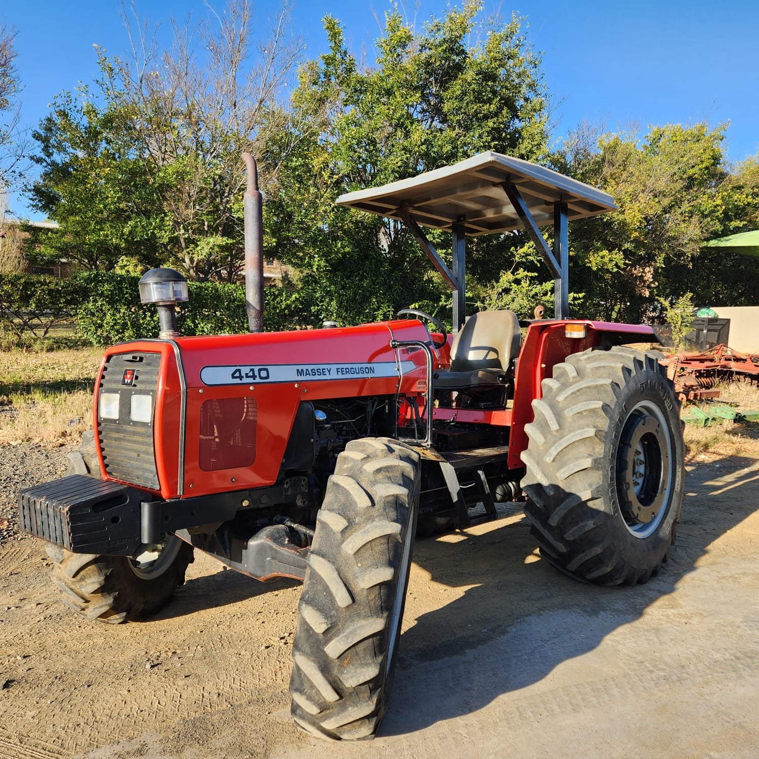 High Quality Massey Ferguson 290 Tractors 90hp 120hp Engine Core Components Agriculture Farm Machinery Implements Equipment Used