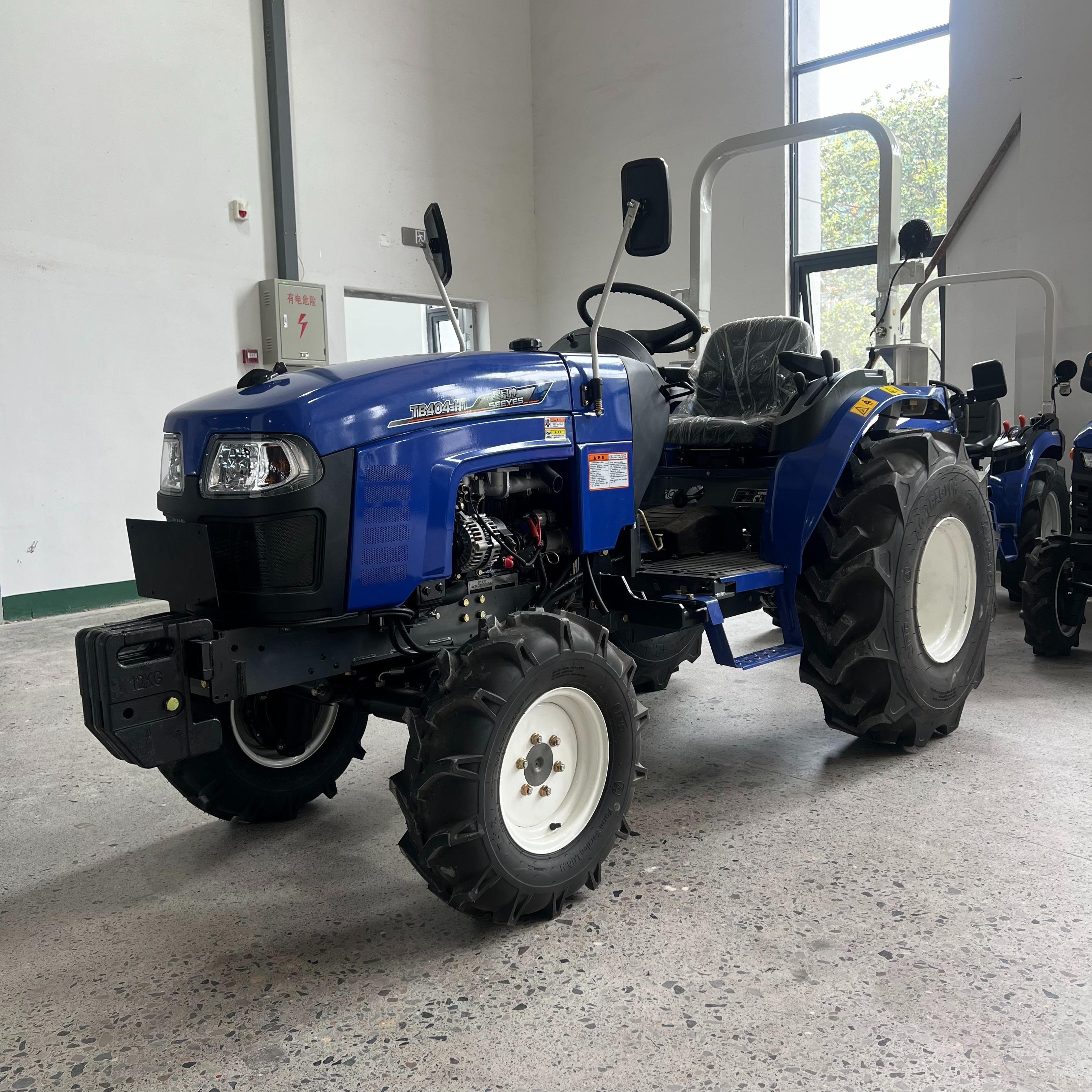 Small Tractor From China 4x4 25hp 30hp 40hp Farm Mini Tractors with Sunshade diesel Engine Small Garden Tractor for Sale