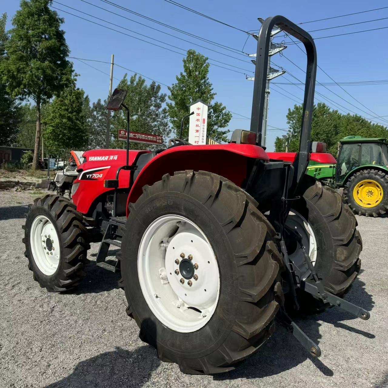 USED High Quality Used Wheeled Tractors with the Front Counterweight for Sale