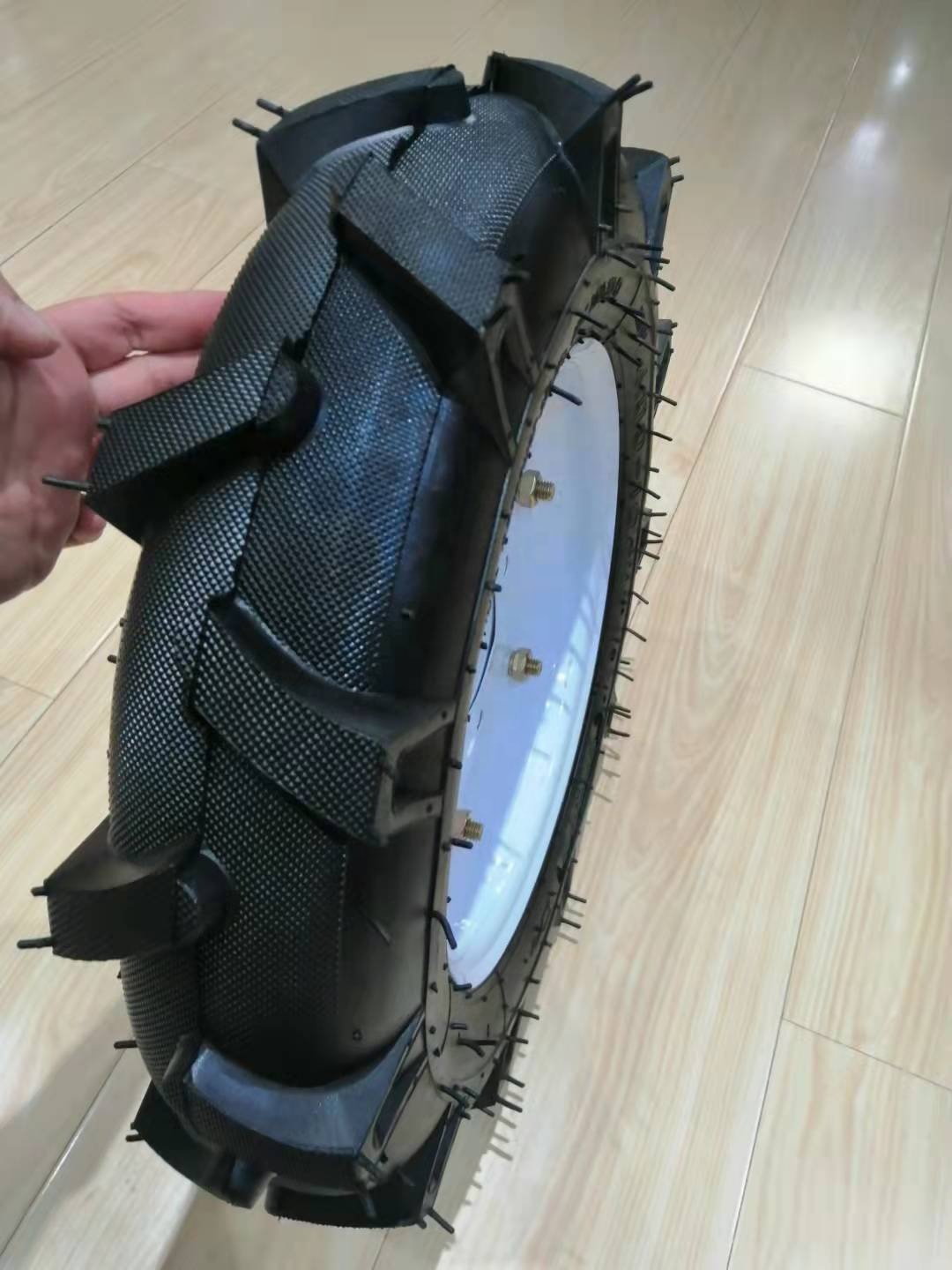 4.00-10 Agricultural Tractor Rubber Tyre and Inner Tube with Iron Rim Complete Wheel for Cultivator Tiller