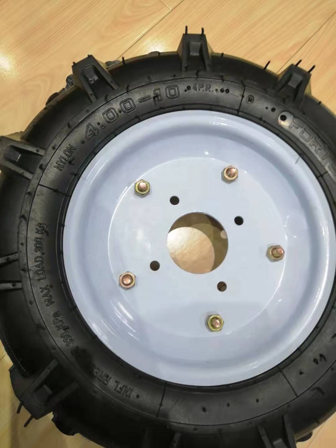 4.00-10 Agricultural Tractor Rubber Tyre and Inner Tube with Iron Rim Complete Wheel for Cultivator Tiller