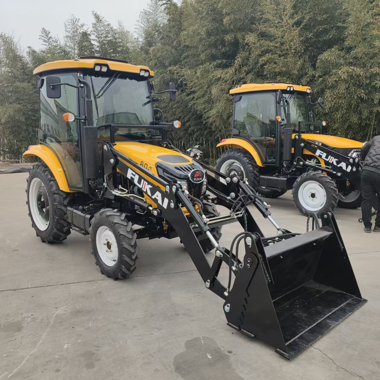 China Agriculture 70hp Tractors 4x4 704 Front Loader Farm Garden Tractor with Glasher/ Grass Mower
